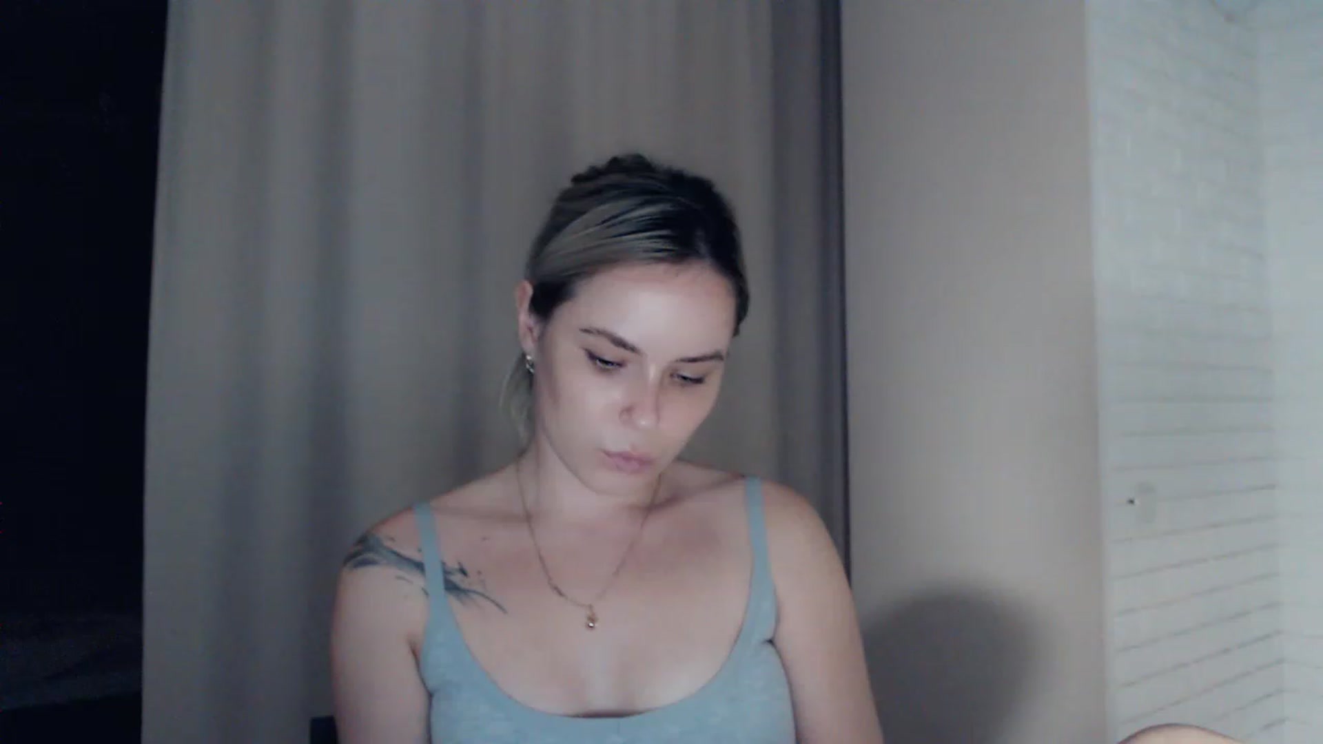 Gallery image thumbnail from EMMA_U2's myfreecams stream on, 02/25/2023, 02:29 image 13 of 20
