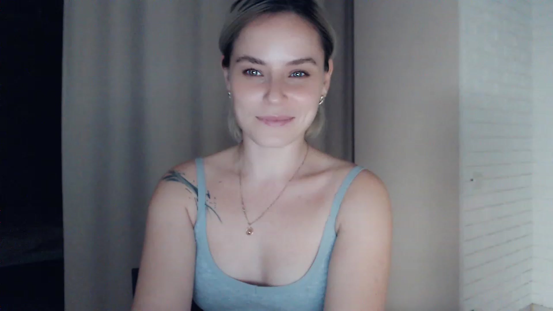 Gallery image thumbnail from EMMA_U2's myfreecams stream on, 02/25/2023, 02:29 image 20 of 20
