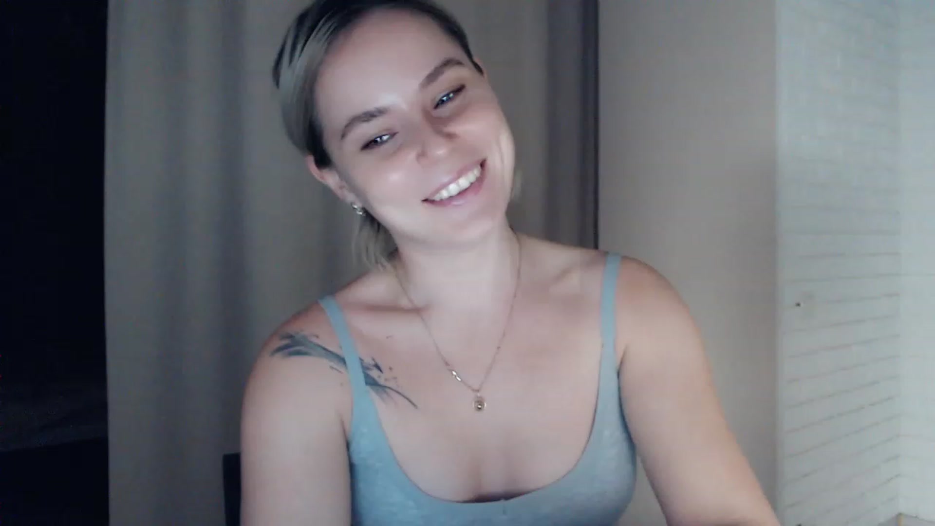 Gallery image thumbnail from EMMA_U2's myfreecams stream on, 02/25/2023, 02:29 image 19 of 20