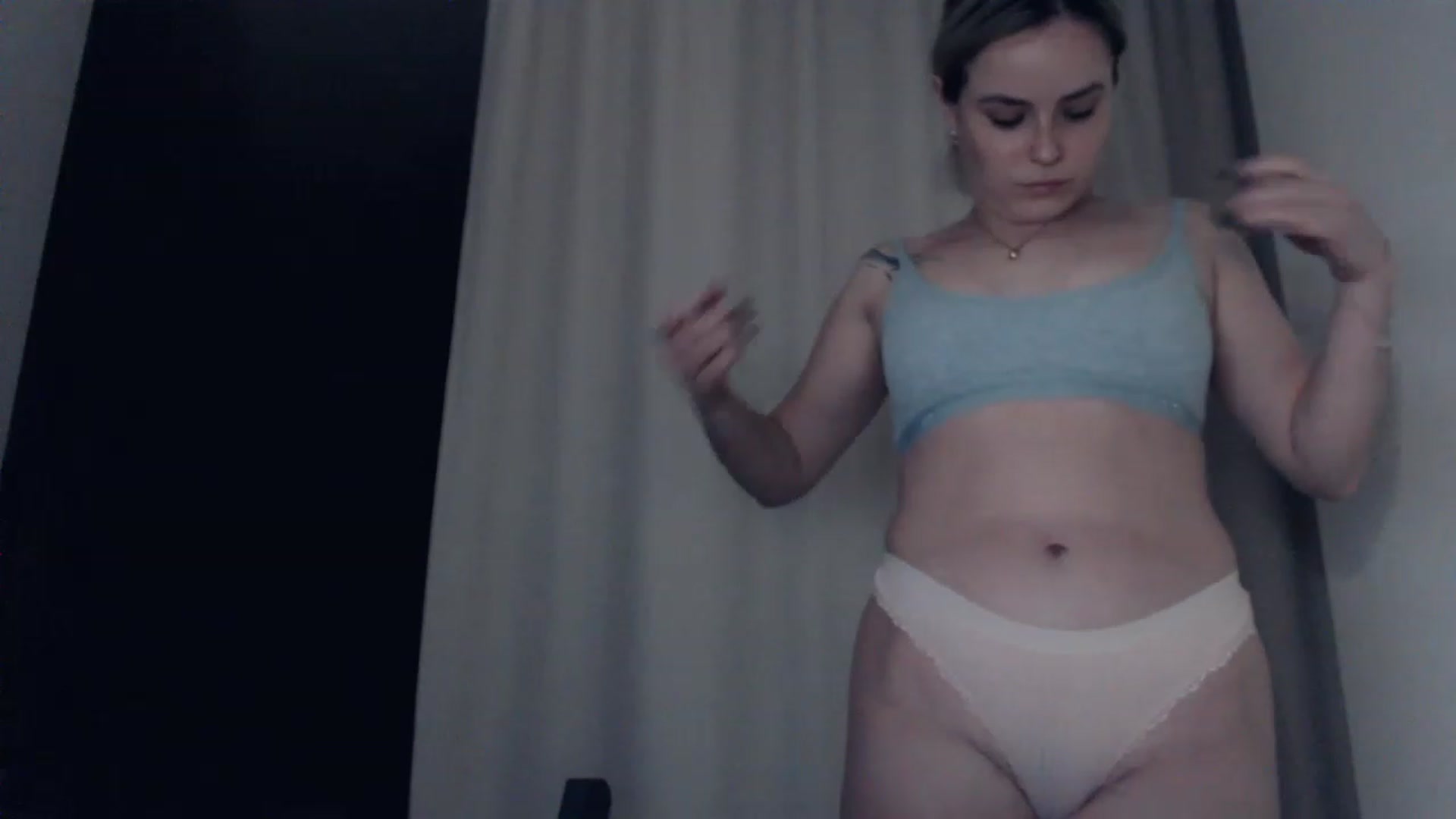 Gallery image thumbnail from EMMA_U2's myfreecams stream on, 02/25/2023, 02:29 image 3 of 20