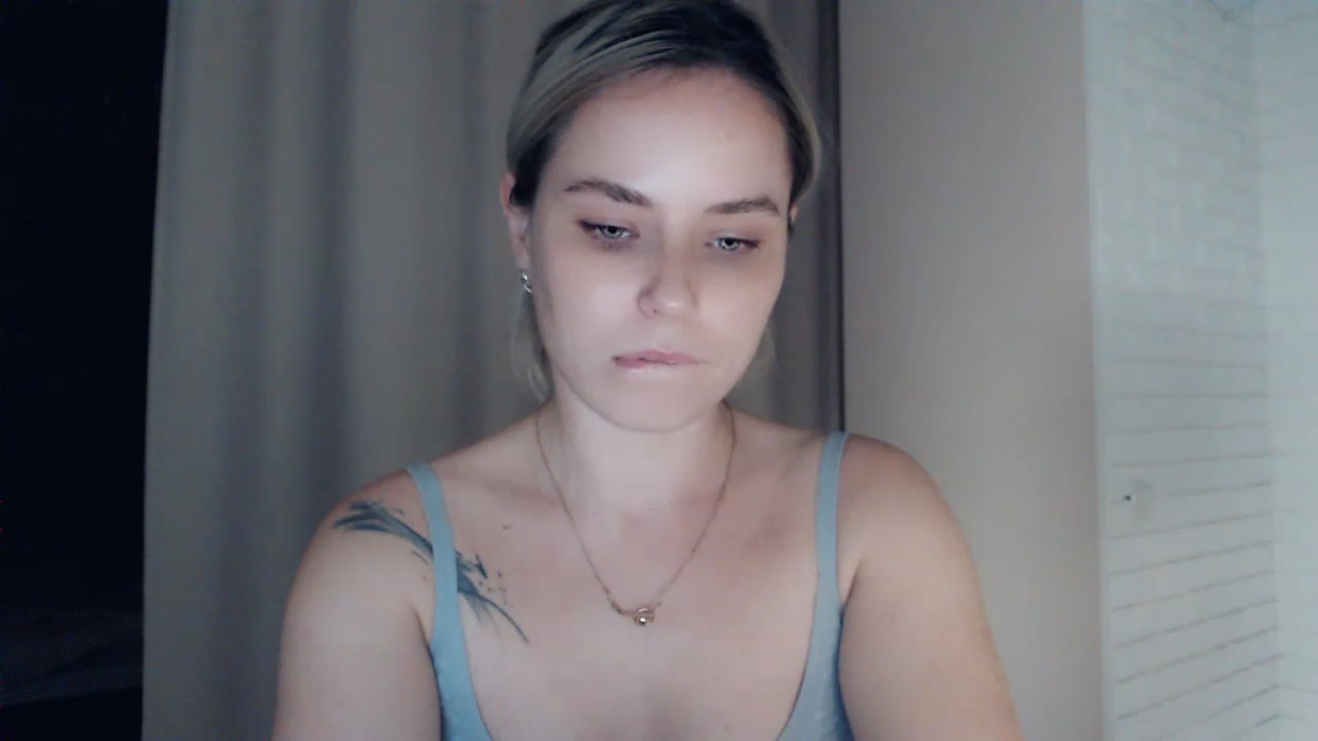 Gallery image thumbnail from EMMA_U2's myfreecams stream on, 02/25/2023, 02:29 image 16 of 20