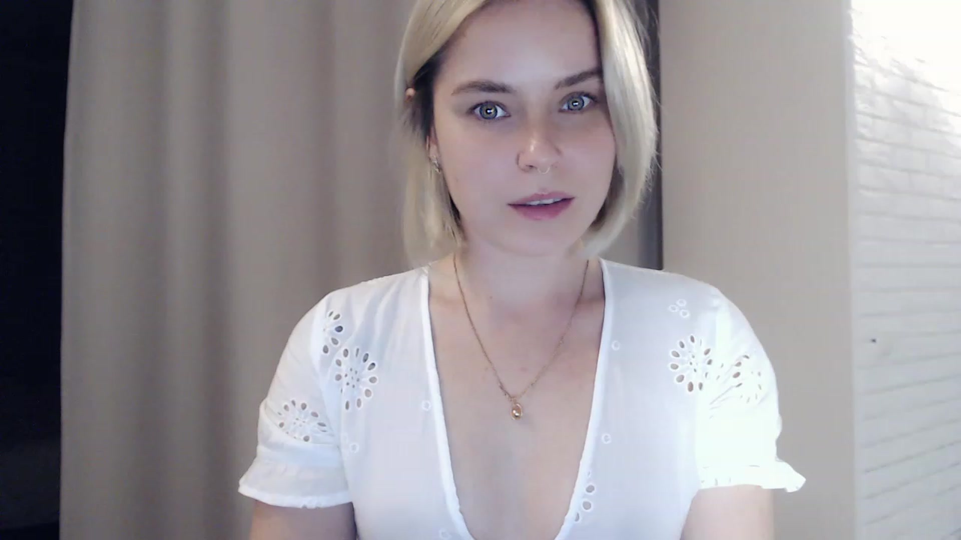 Gallery image thumbnail from EMMA_U2's myfreecams stream on, 02/26/2023, 01:56 image 13 of 20