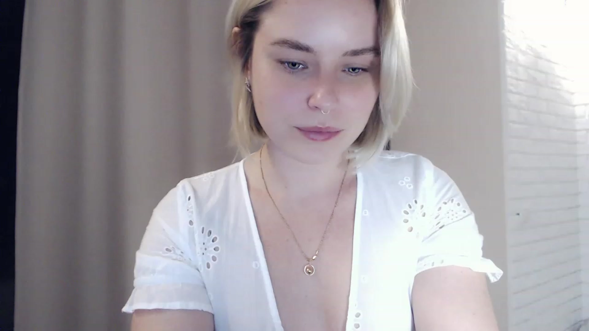 Gallery image thumbnail from EMMA_U2's myfreecams stream on, 02/26/2023, 01:56 image 2 of 20