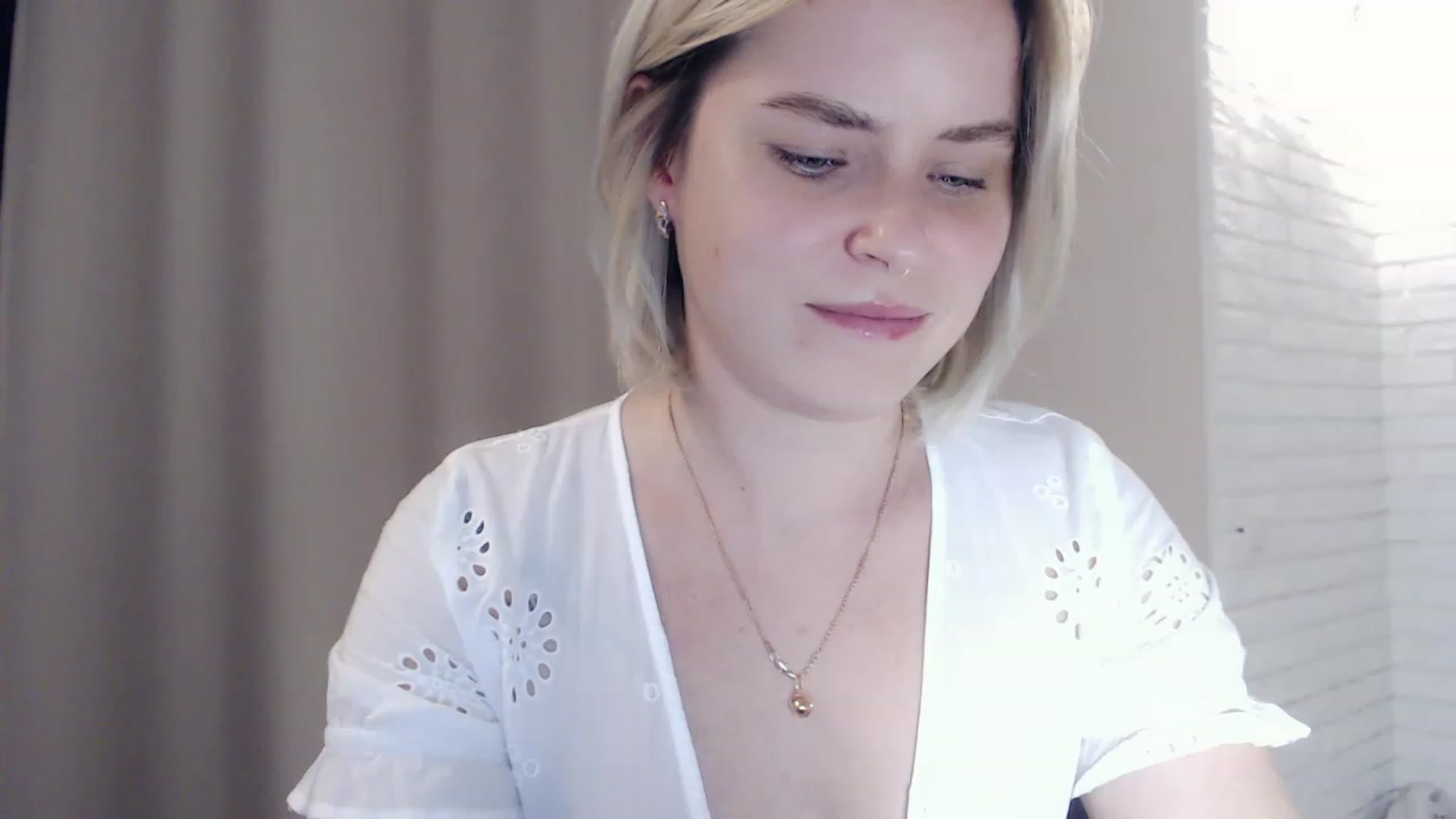 Gallery image thumbnail from EMMA_U2's myfreecams stream on, 02/26/2023, 01:56 image 10 of 20