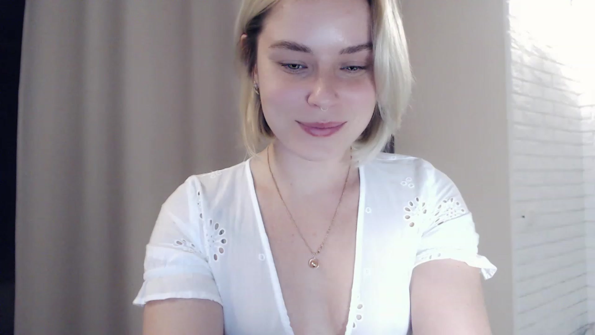Gallery image thumbnail from EMMA_U2's myfreecams stream on, 02/26/2023, 01:56 image 3 of 20