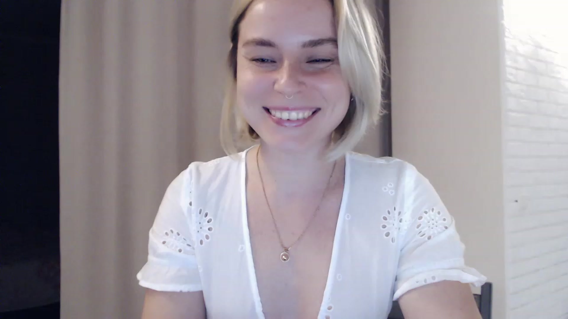 Gallery image thumbnail from EMMA_U2's myfreecams stream on, 02/26/2023, 01:56 image 20 of 20