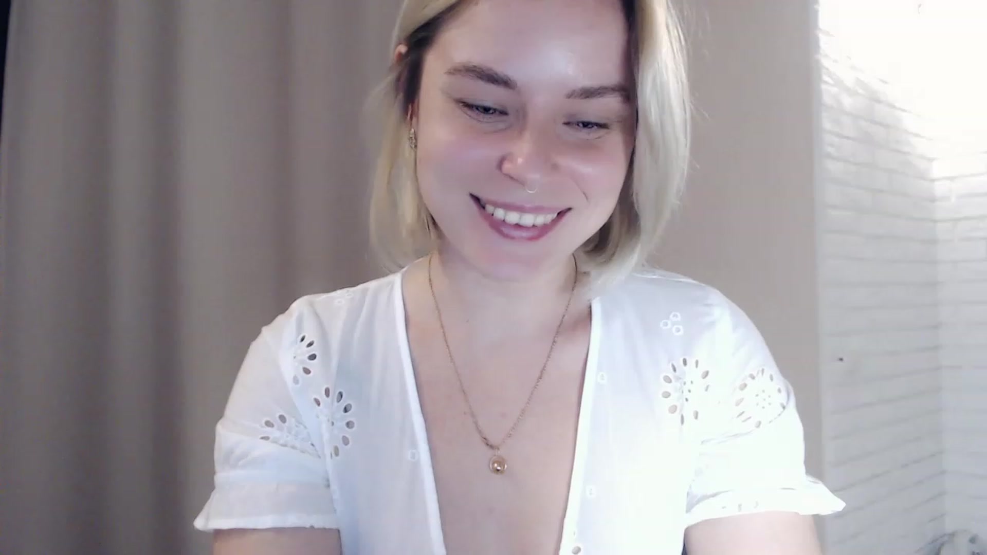 Gallery image thumbnail from EMMA_U2's myfreecams stream on, 02/26/2023, 01:56 image 11 of 20