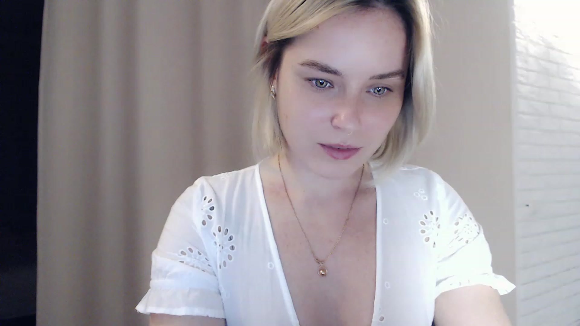 Gallery image thumbnail from EMMA_U2's myfreecams stream on, 02/26/2023, 01:56 image 15 of 20