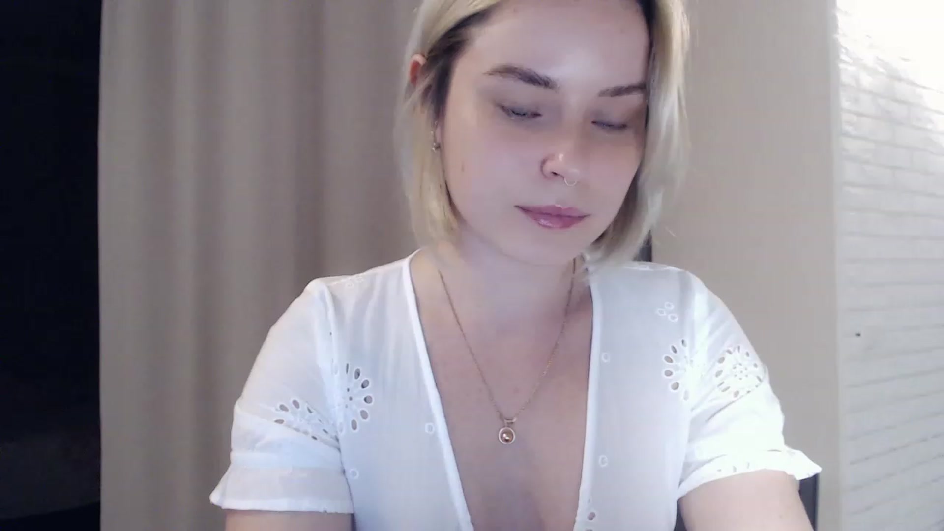 Gallery image thumbnail from EMMA_U2's myfreecams stream on, 02/26/2023, 01:56 image 19 of 20