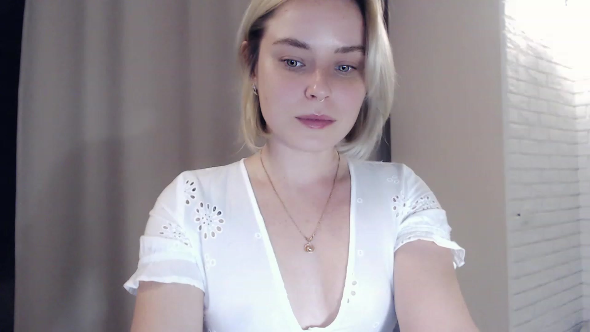 Gallery image thumbnail from EMMA_U2's myfreecams stream on, 02/26/2023, 01:56 image 1 of 20