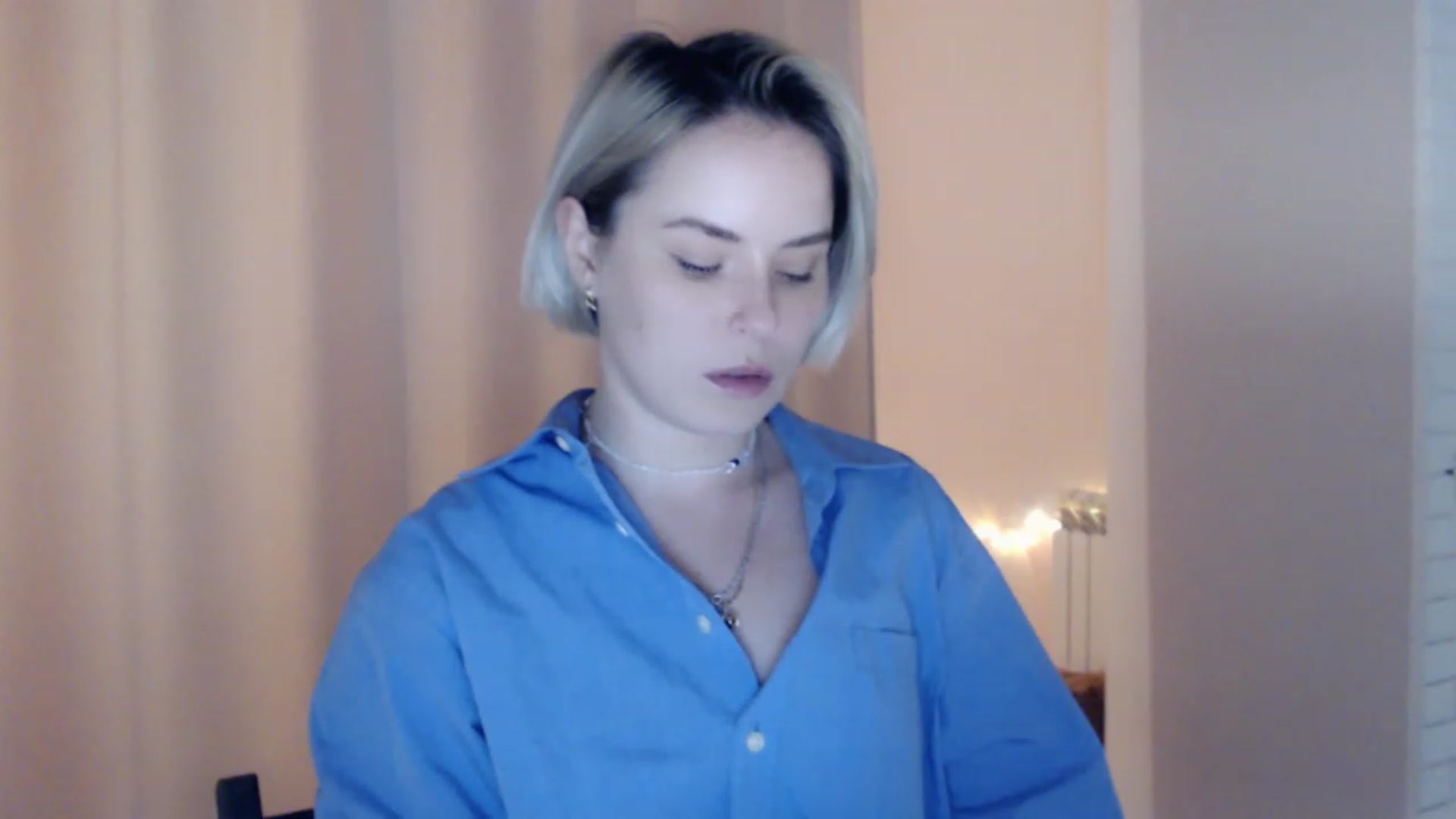 Gallery image thumbnail from EMMA_U2's myfreecams stream on, 03/04/2023, 01:37 image 17 of 20