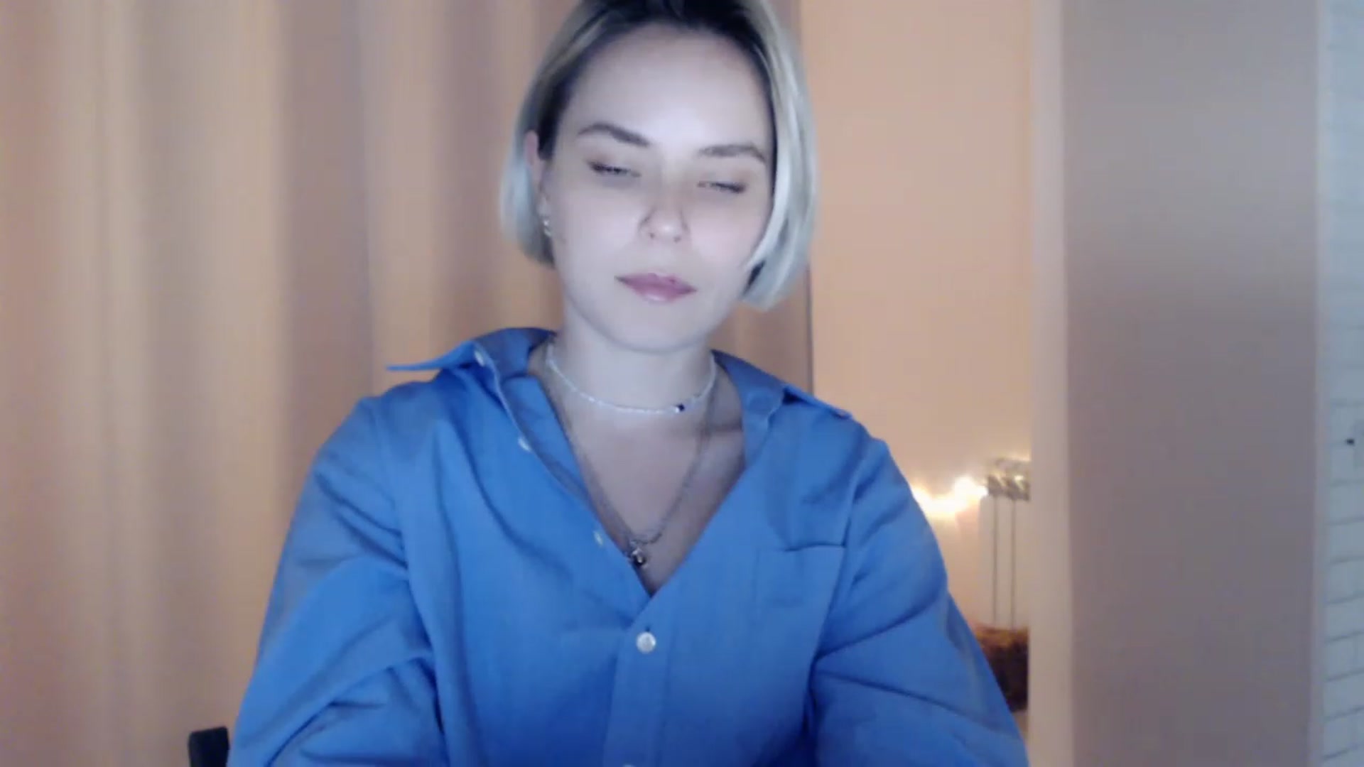 Gallery image thumbnail from EMMA_U2's myfreecams stream on, 03/04/2023, 01:37 image 16 of 20