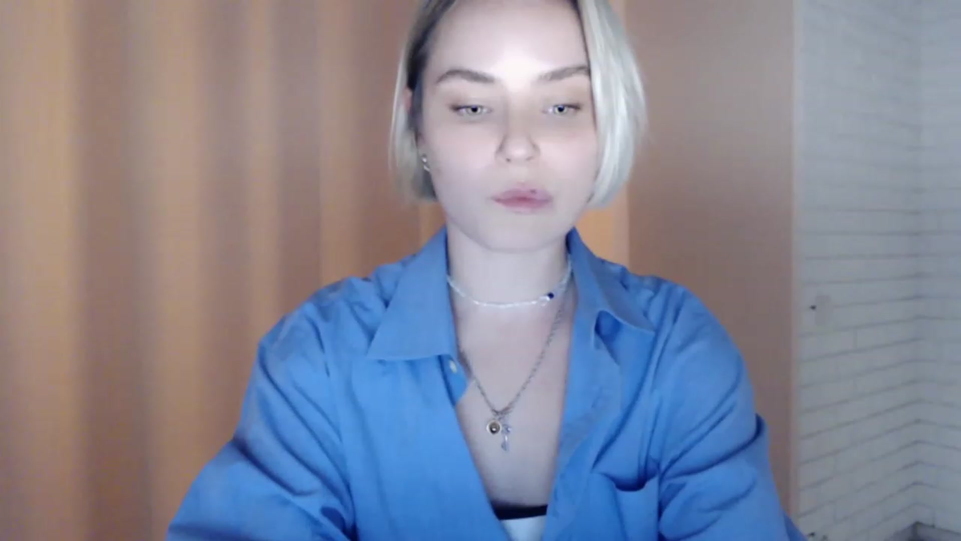 Gallery image thumbnail from EMMA_U2's myfreecams stream on, 03/04/2023, 01:37 image 5 of 20