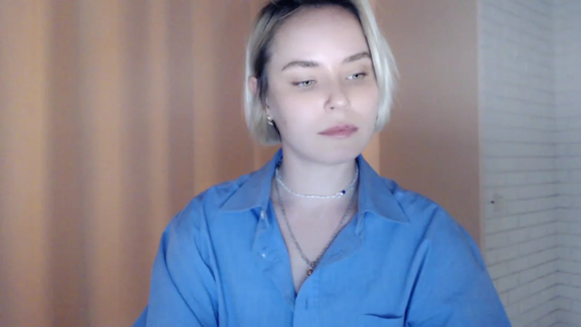Gallery image thumbnail from EMMA_U2's myfreecams stream on, 03/04/2023, 01:37 image 1 of 20