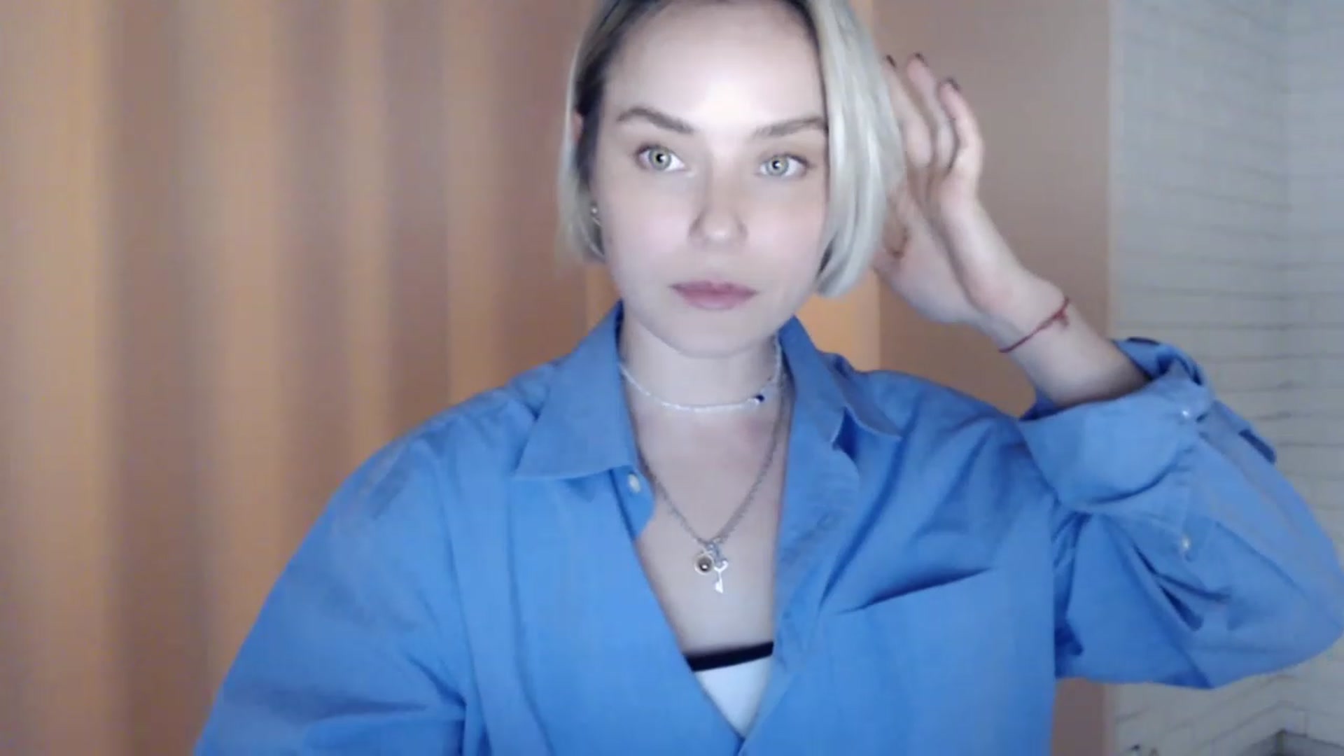 Gallery image thumbnail from EMMA_U2's myfreecams stream on, 03/04/2023, 01:37 image 6 of 20