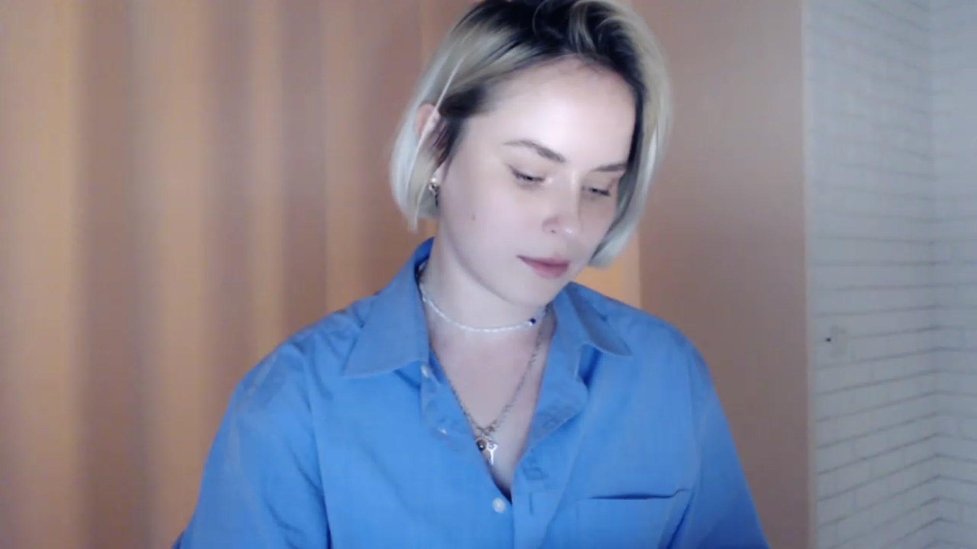 Gallery image thumbnail from EMMA_U2's myfreecams stream on, 03/04/2023, 01:37 image 3 of 20
