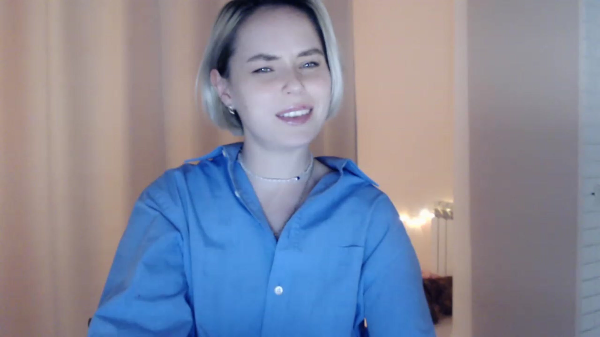 Gallery image thumbnail from EMMA_U2's myfreecams stream on, 03/04/2023, 01:37 image 14 of 20
