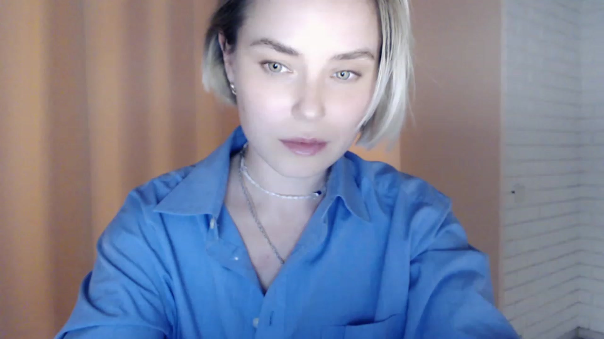 Gallery image thumbnail from EMMA_U2's myfreecams stream on, 03/04/2023, 01:37 image 12 of 20
