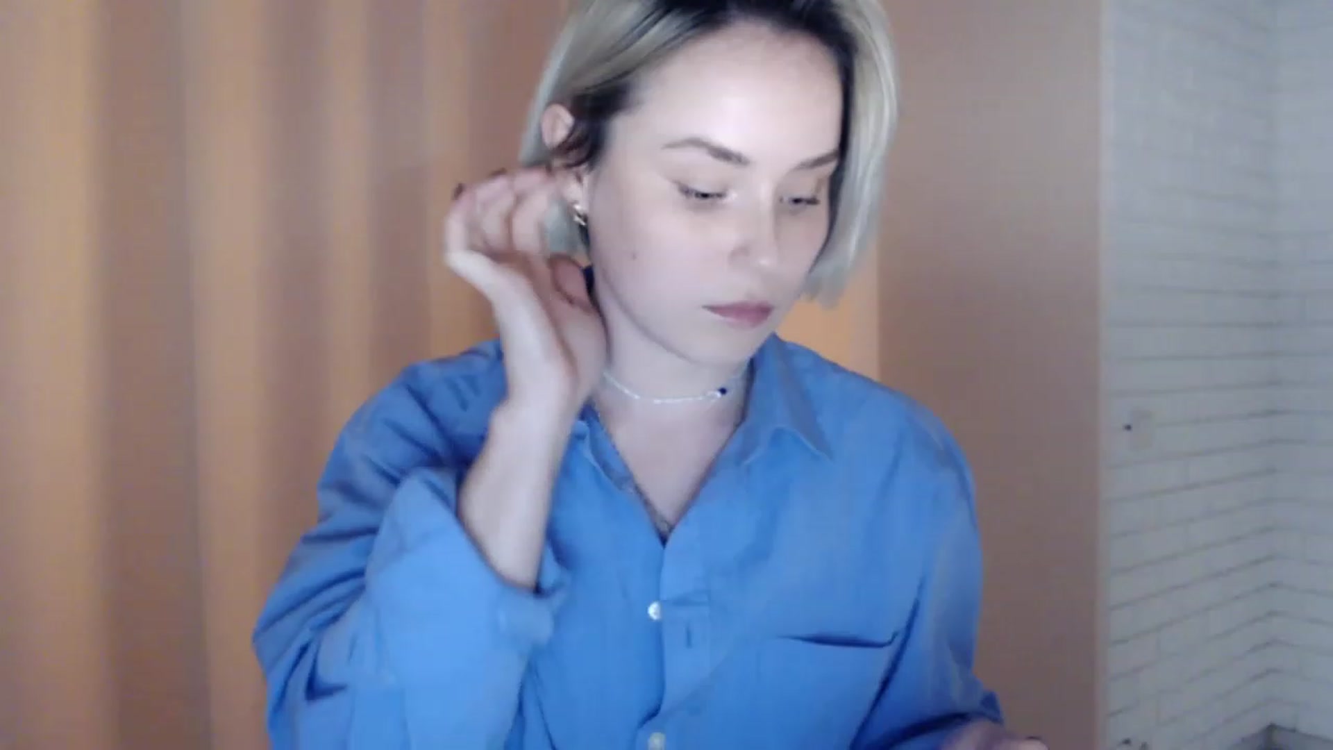 Gallery image thumbnail from EMMA_U2's myfreecams stream on, 03/04/2023, 01:37 image 8 of 20
