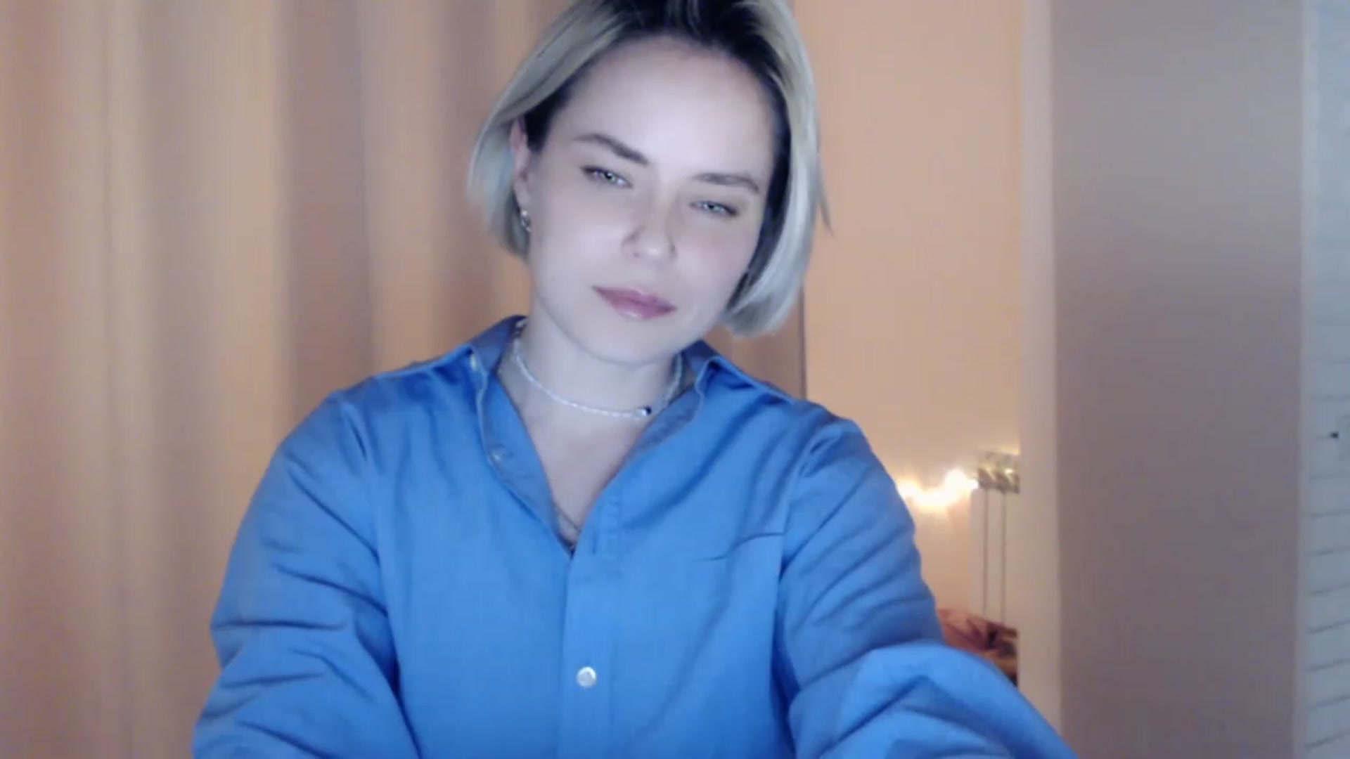 Gallery image thumbnail from EMMA_U2's myfreecams stream on, 03/04/2023, 01:37 image 13 of 20