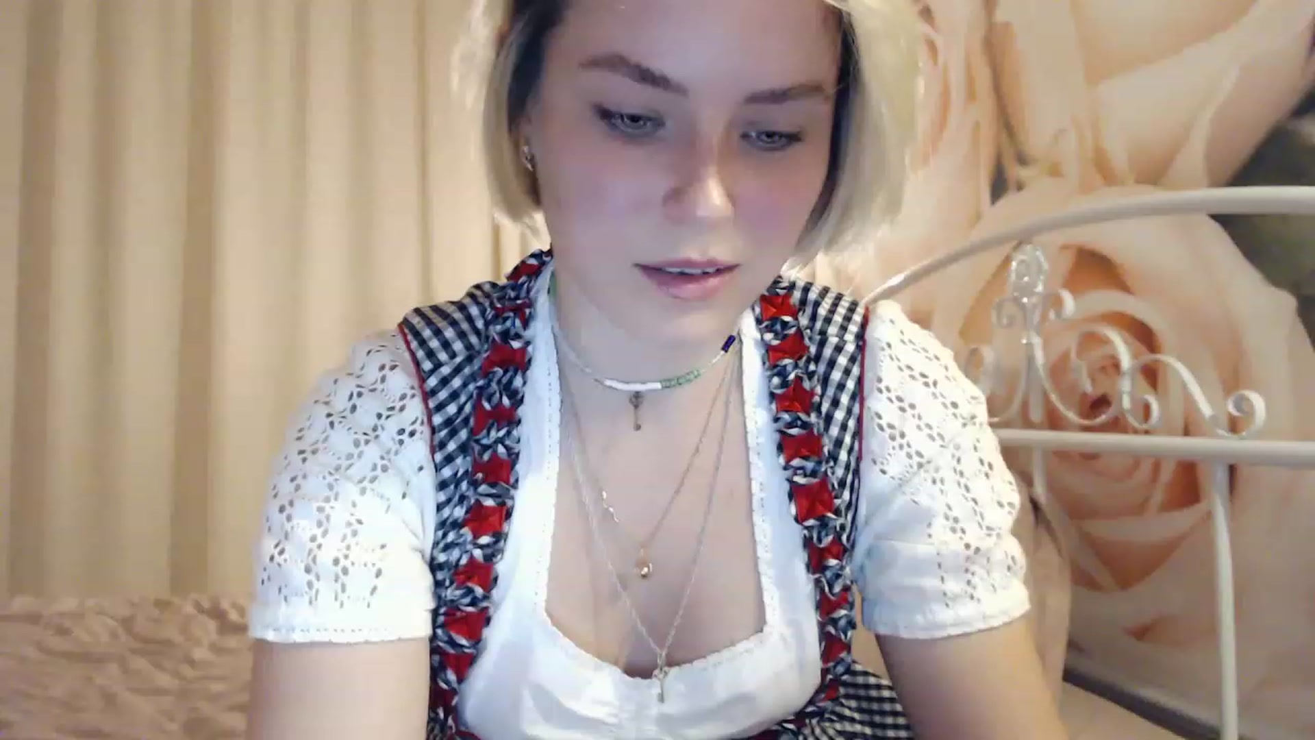 Gallery image thumbnail from EMMA_U2's myfreecams stream on, 03/08/2023, 23:34 image 4 of 20