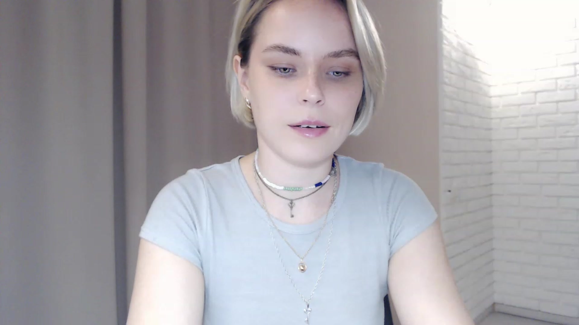 Gallery image thumbnail from EMMA_U2's myfreecams stream on, 03/11/2023, 01:43 image 5 of 20