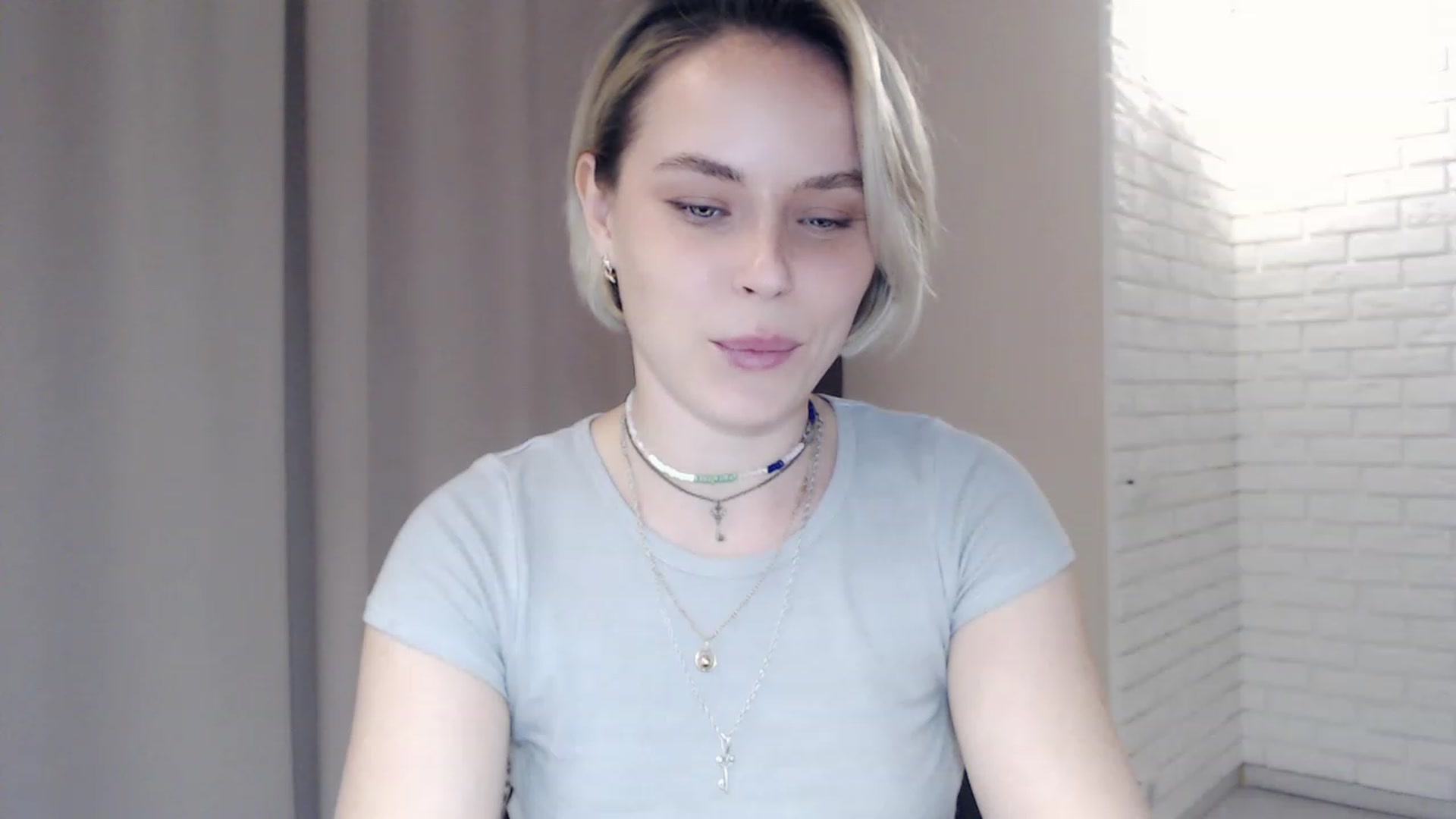 Gallery image thumbnail from EMMA_U2's myfreecams stream on, 03/11/2023, 01:43 image 7 of 20
