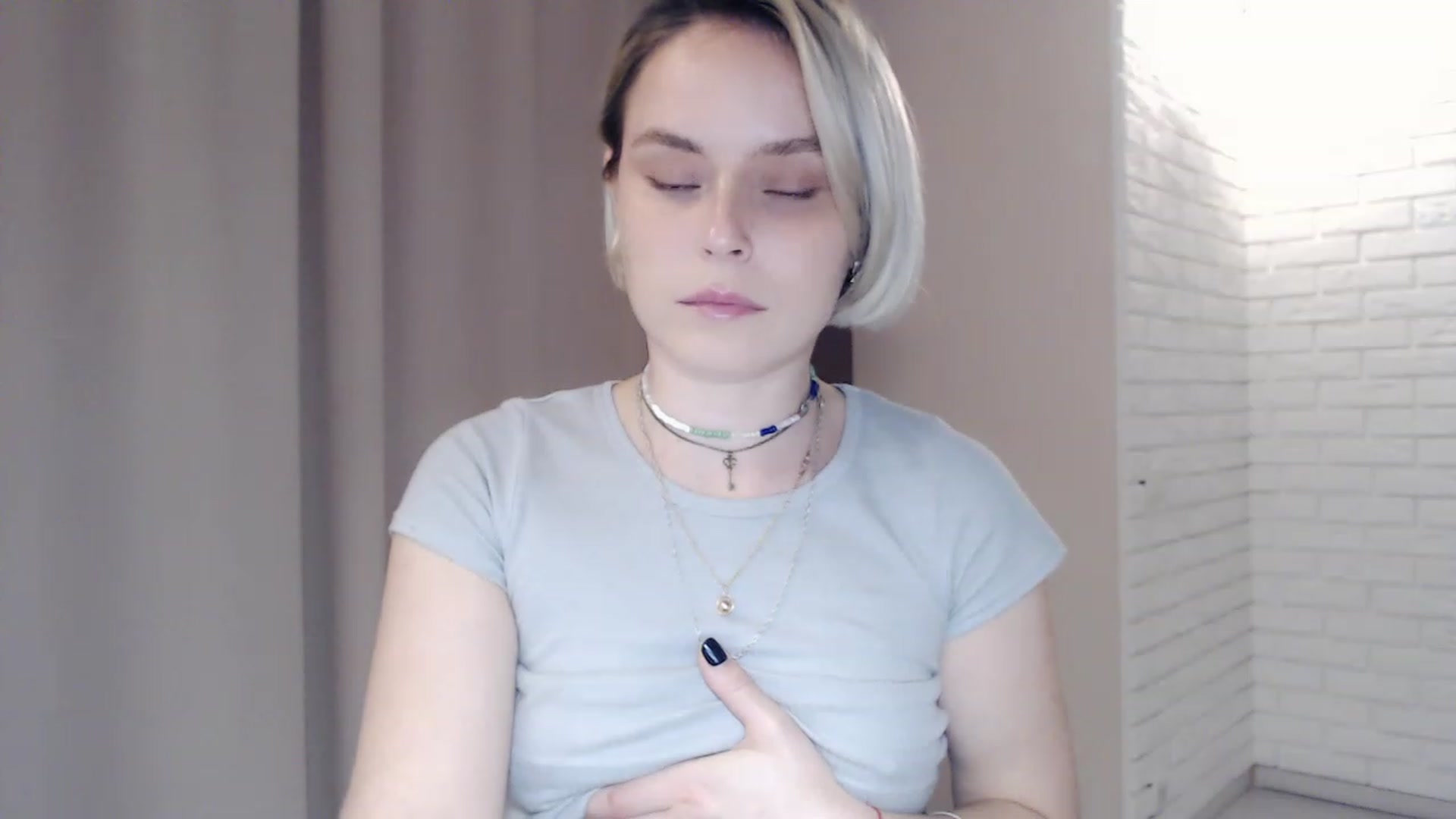 Gallery image thumbnail from EMMA_U2's myfreecams stream on, 03/11/2023, 01:43 image 13 of 20