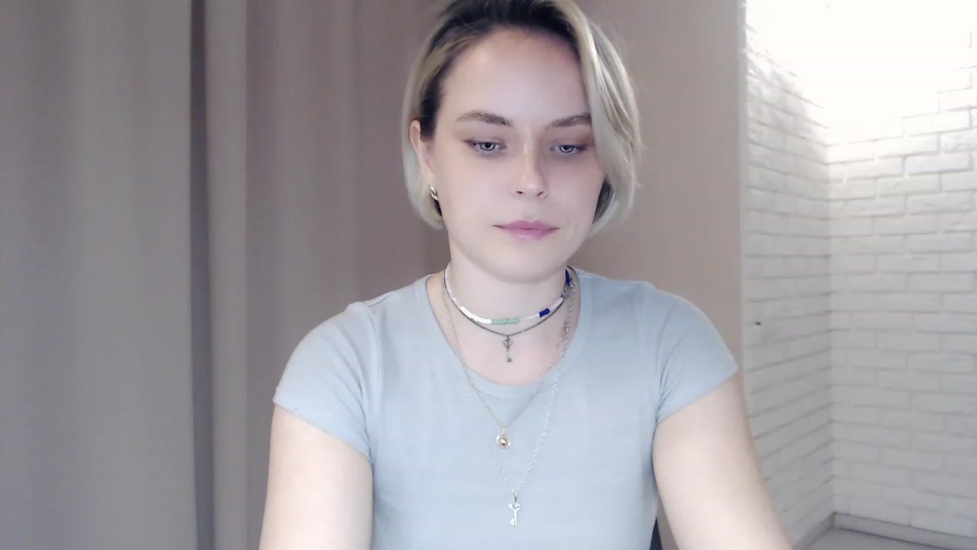 Gallery image thumbnail from EMMA_U2's myfreecams stream on, 03/11/2023, 01:43 image 8 of 20