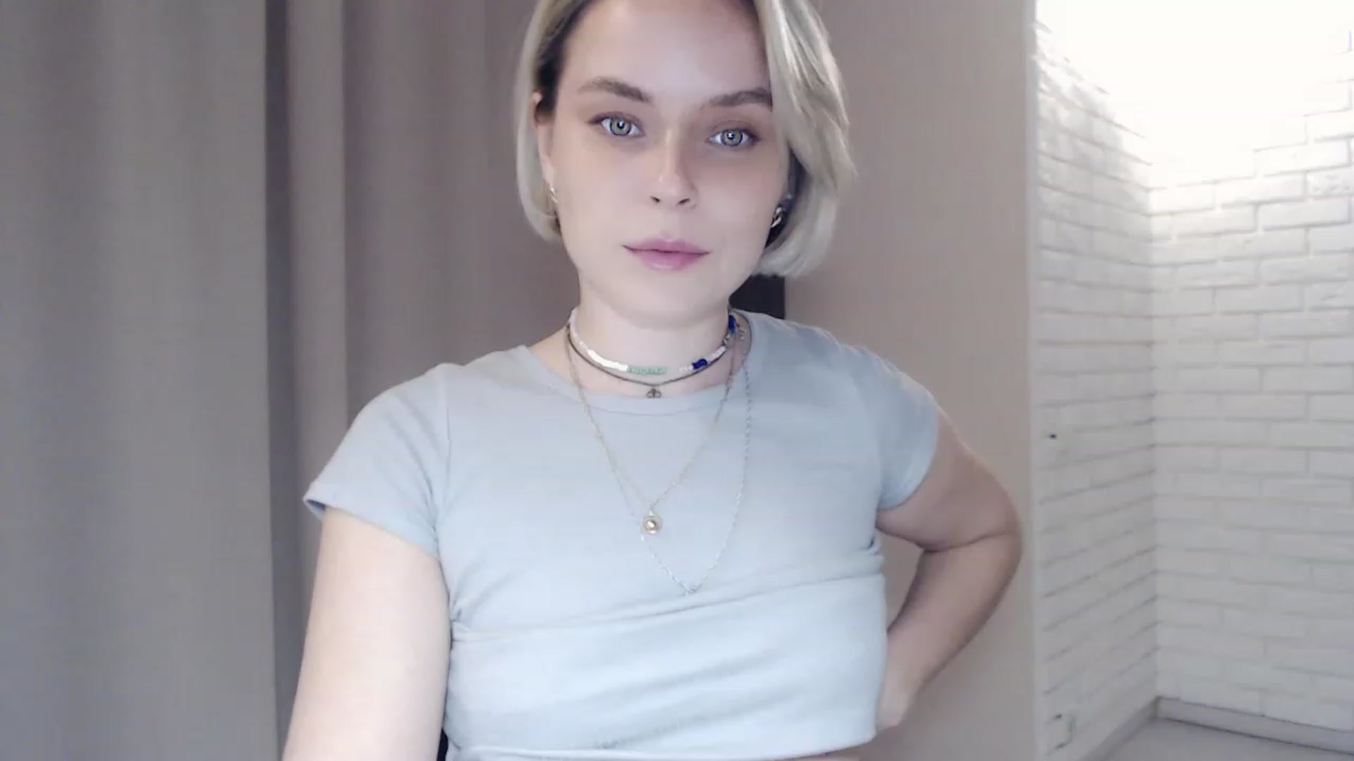 Gallery image thumbnail from EMMA_U2's myfreecams stream on, 03/11/2023, 01:43 image 14 of 20