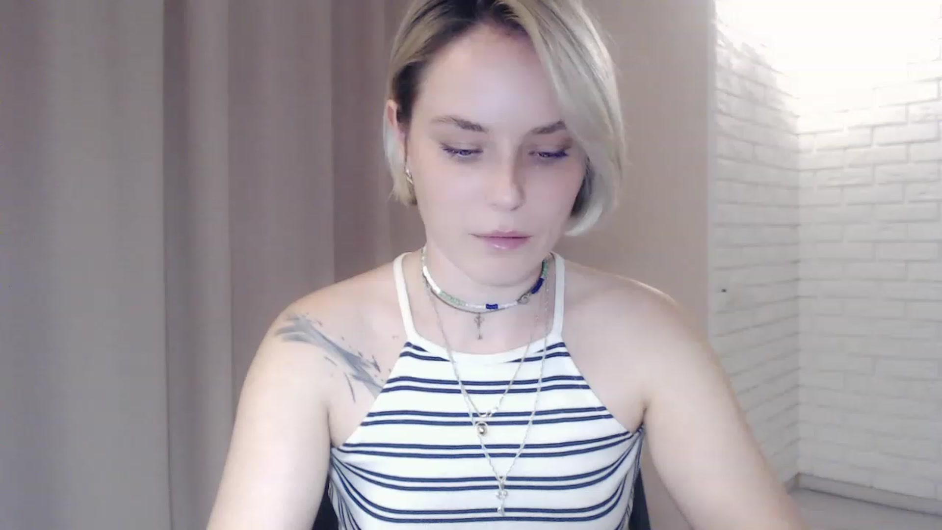 Gallery image thumbnail from EMMA_U2's myfreecams stream on, 03/11/2023, 23:14 image 8 of 20