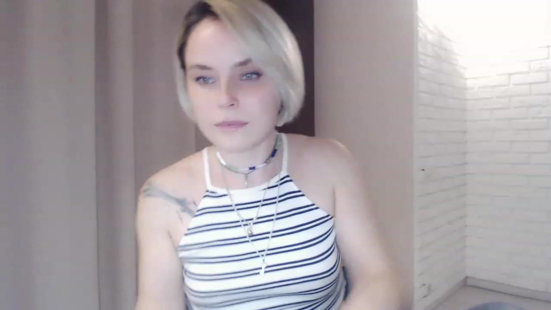 Gallery image thumbnail from EMMA_U2's myfreecams stream on, 03/11/2023, 23:14 image 7 of 20