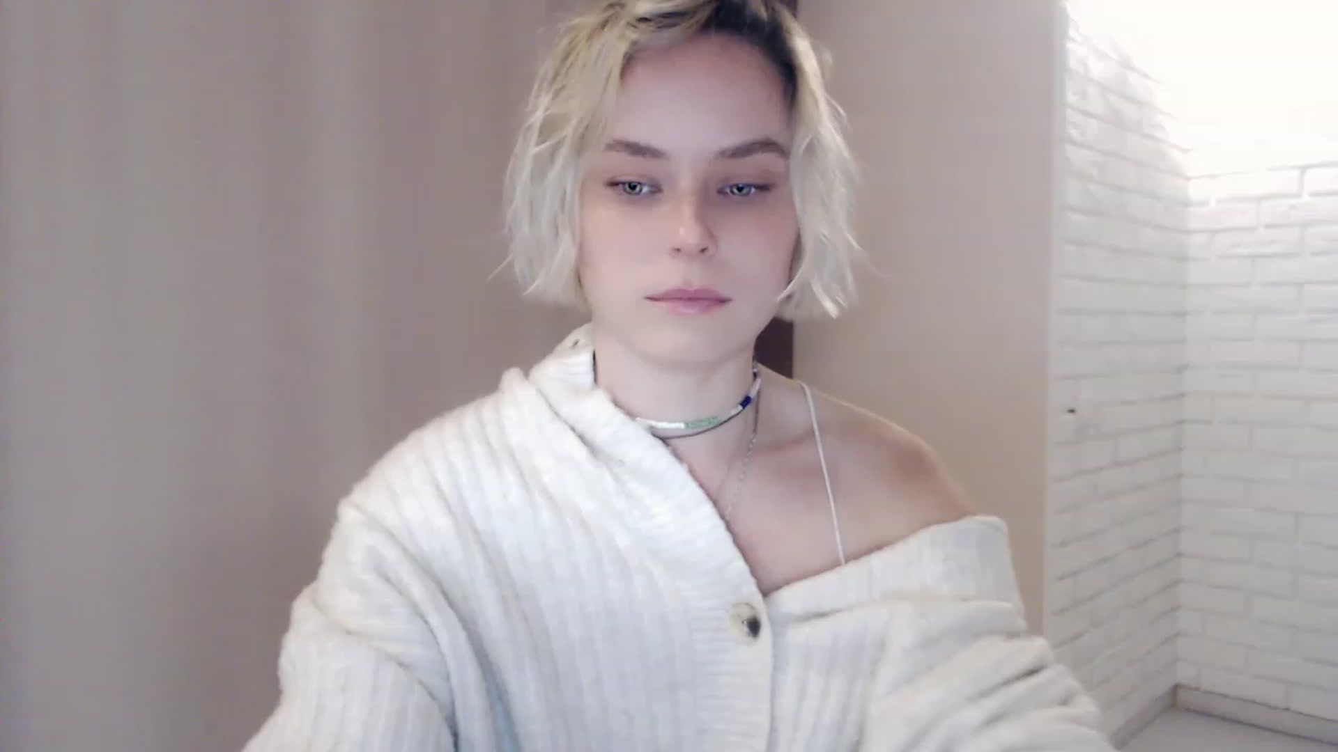 Gallery image thumbnail from EMMA_U2's myfreecams stream on, 03/15/2023, 02:17 image 3 of 20