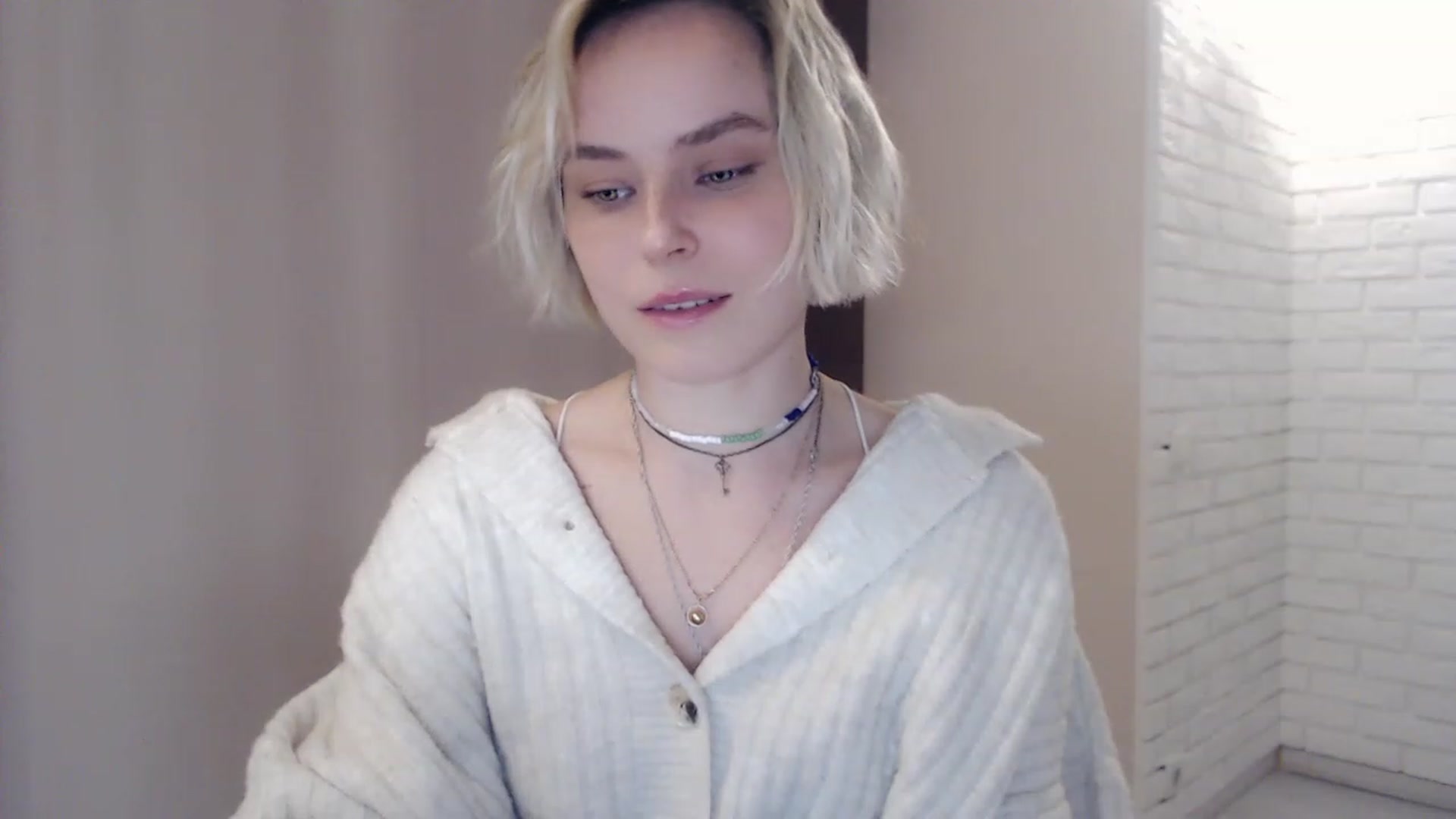 Gallery image thumbnail from EMMA_U2's myfreecams stream on, 03/15/2023, 02:17 image 7 of 20