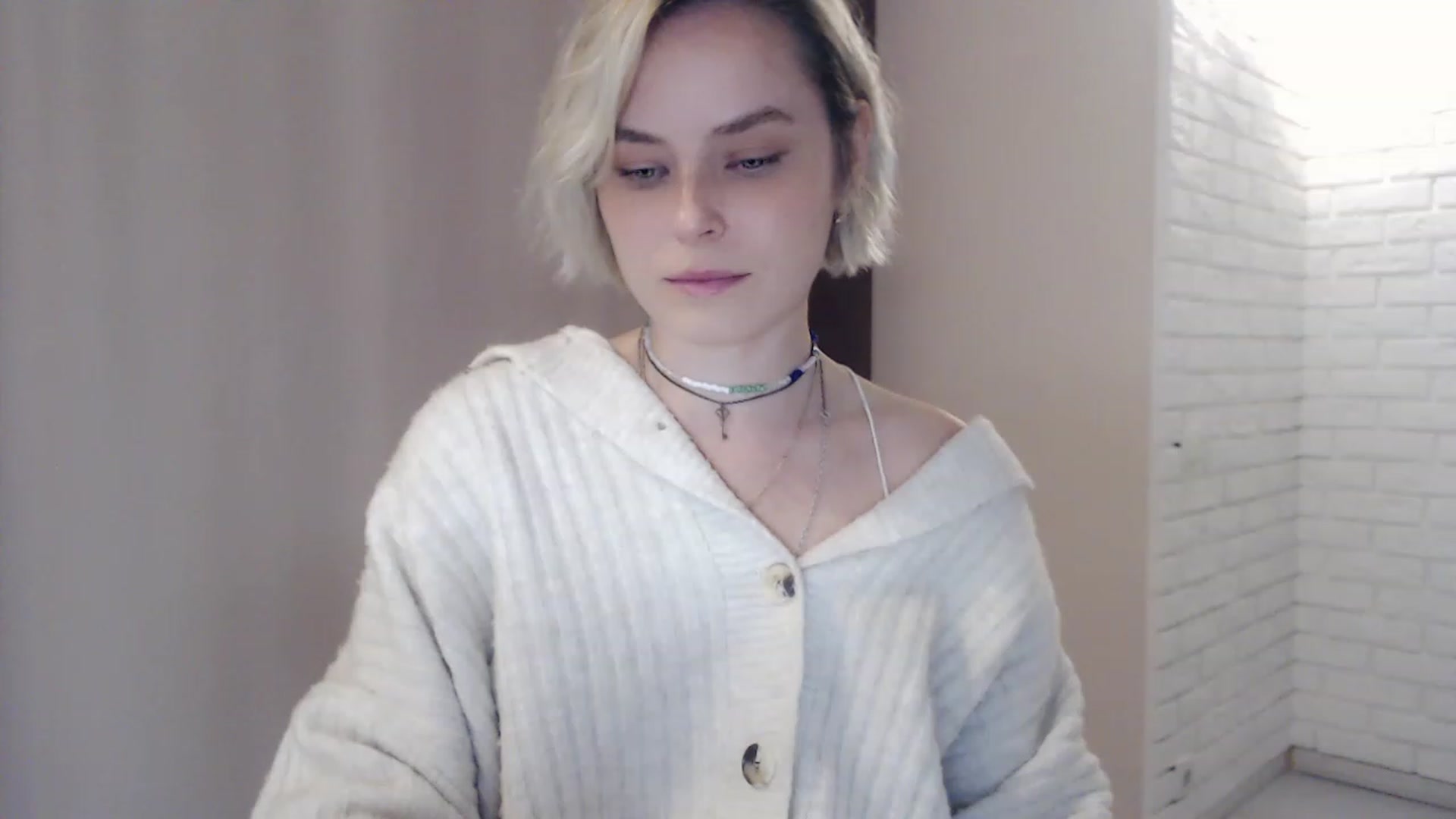 Gallery image thumbnail from EMMA_U2's myfreecams stream on, 03/15/2023, 02:17 image 18 of 20