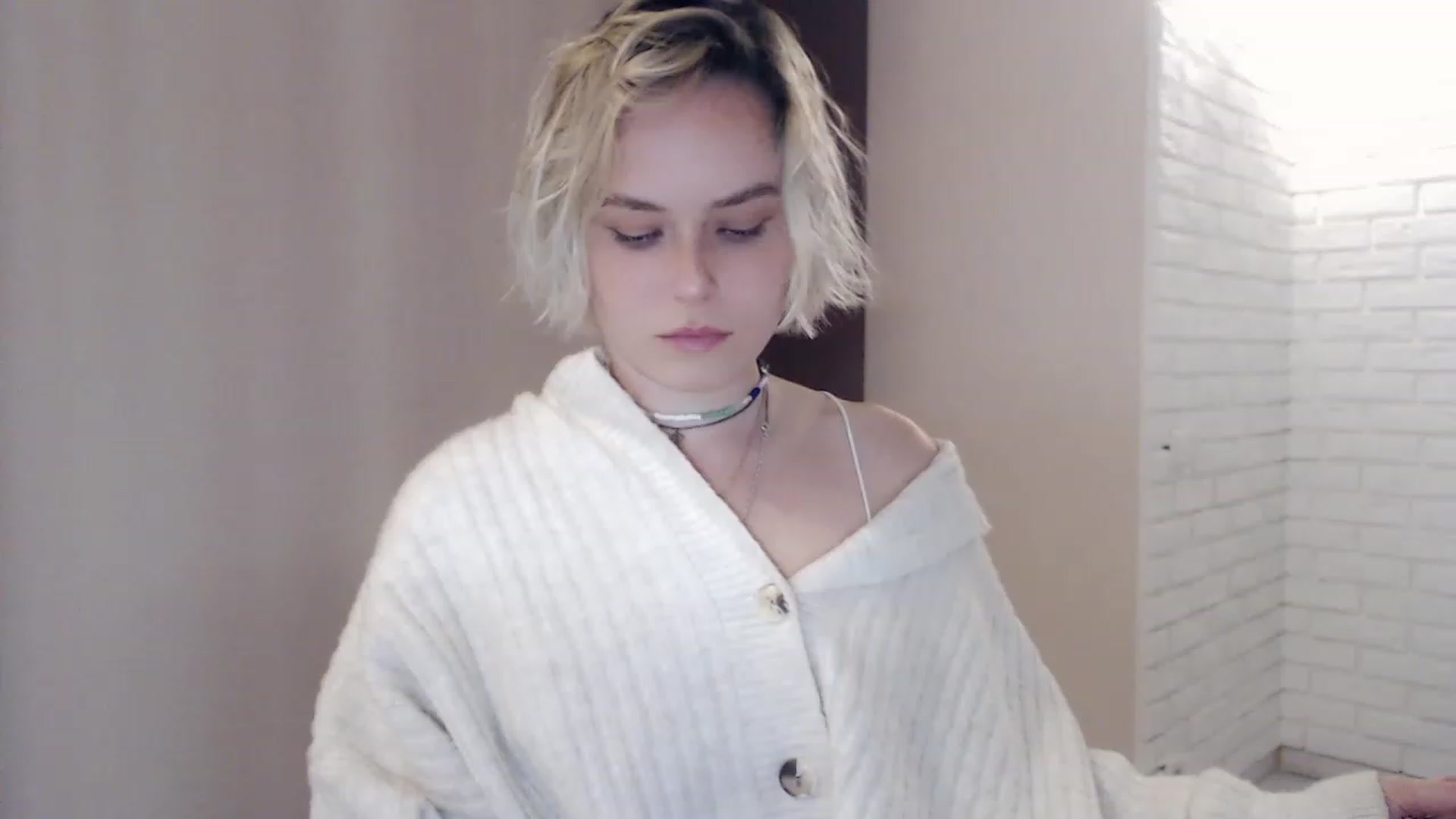 Gallery image thumbnail from EMMA_U2's myfreecams stream on, 03/15/2023, 02:17 image 1 of 20