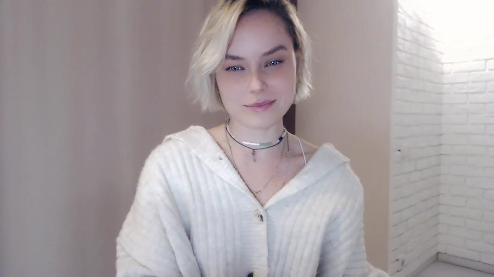 Gallery image thumbnail from EMMA_U2's myfreecams stream on, 03/15/2023, 02:17 image 16 of 20