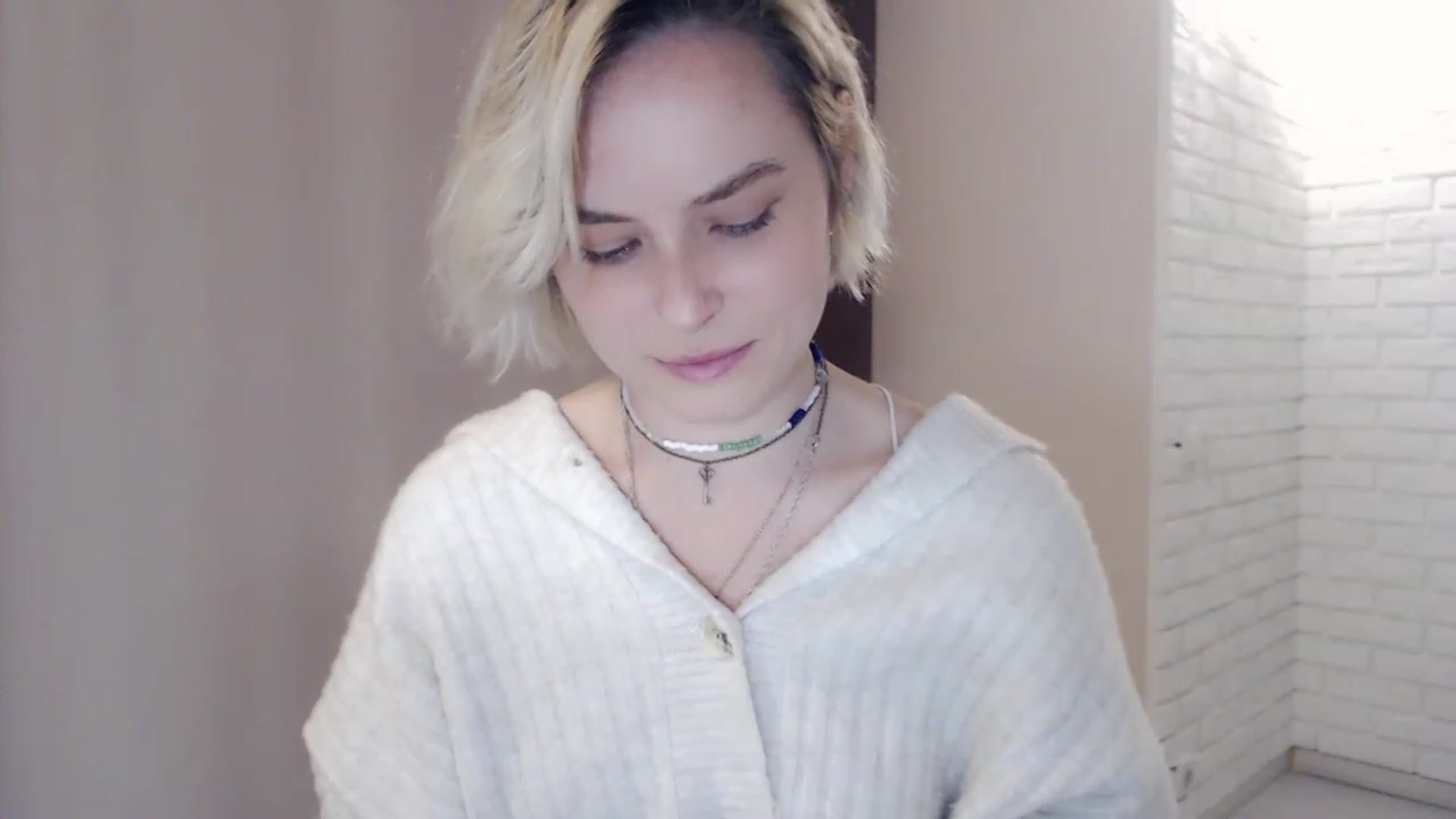 Gallery image thumbnail from EMMA_U2's myfreecams stream on, 03/15/2023, 02:50 image 12 of 20