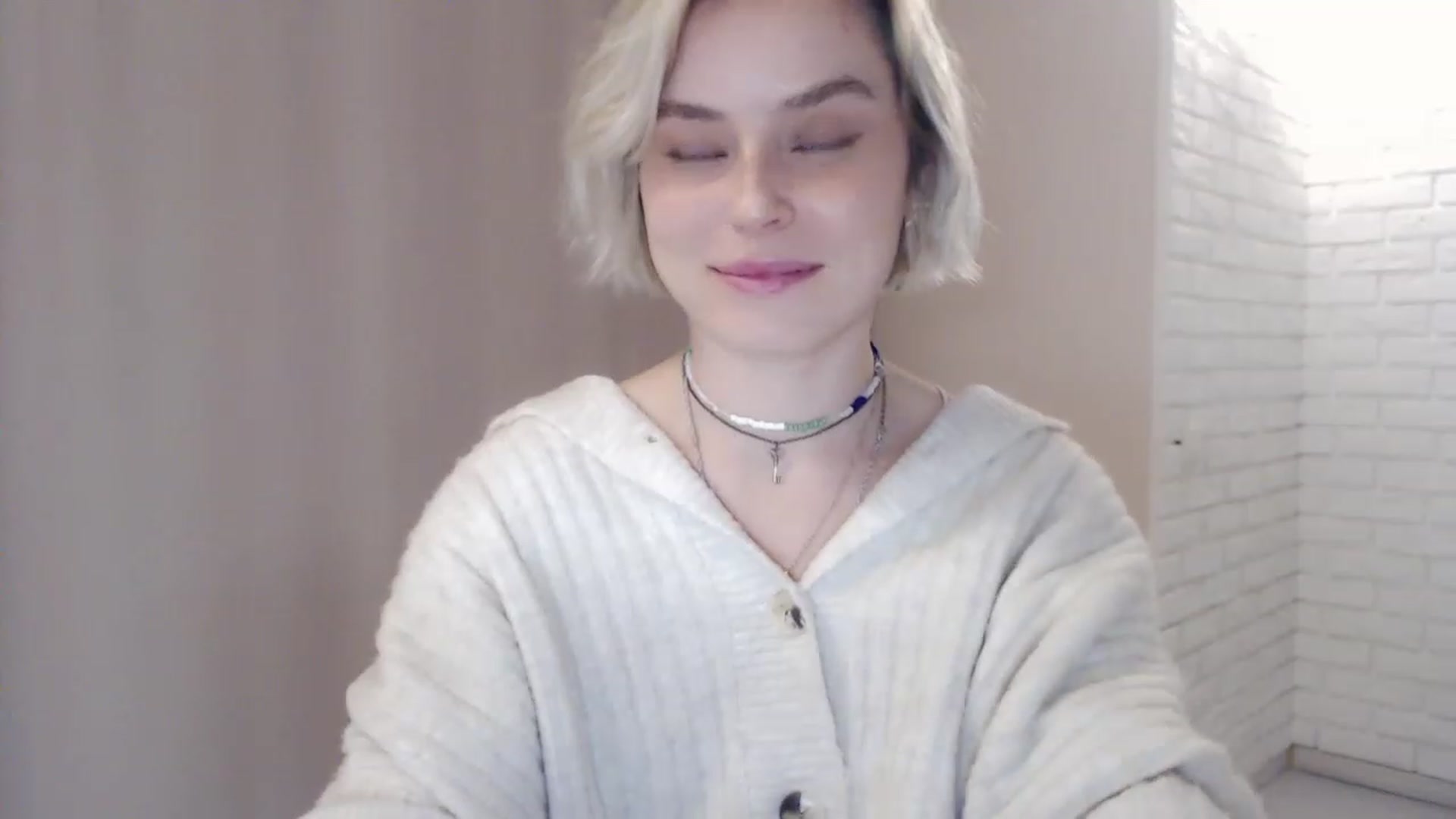 Gallery image thumbnail from EMMA_U2's myfreecams stream on, 03/15/2023, 02:50 image 11 of 20