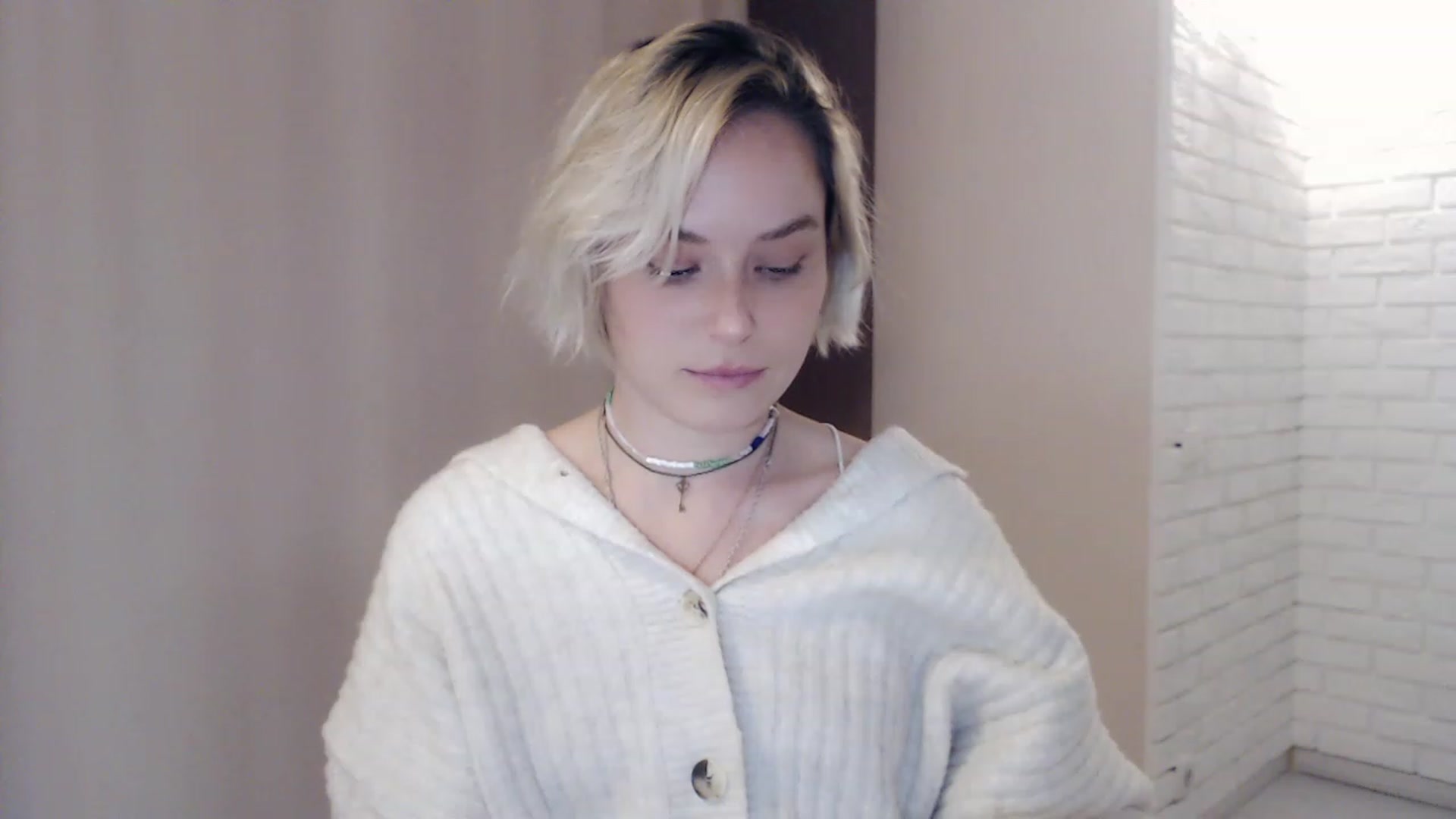 Gallery image thumbnail from EMMA_U2's myfreecams stream on, 03/15/2023, 02:50 image 9 of 20