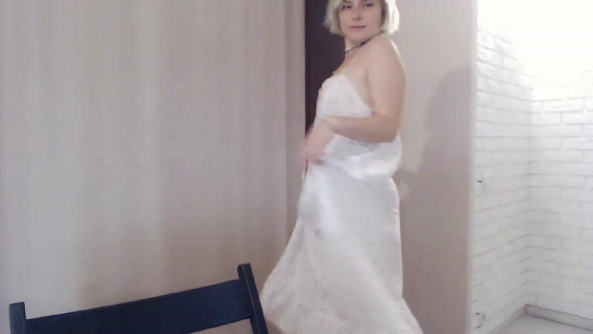 Gallery image thumbnail from EMMA_U2's myfreecams stream on, 03/15/2023, 02:50 image 19 of 20