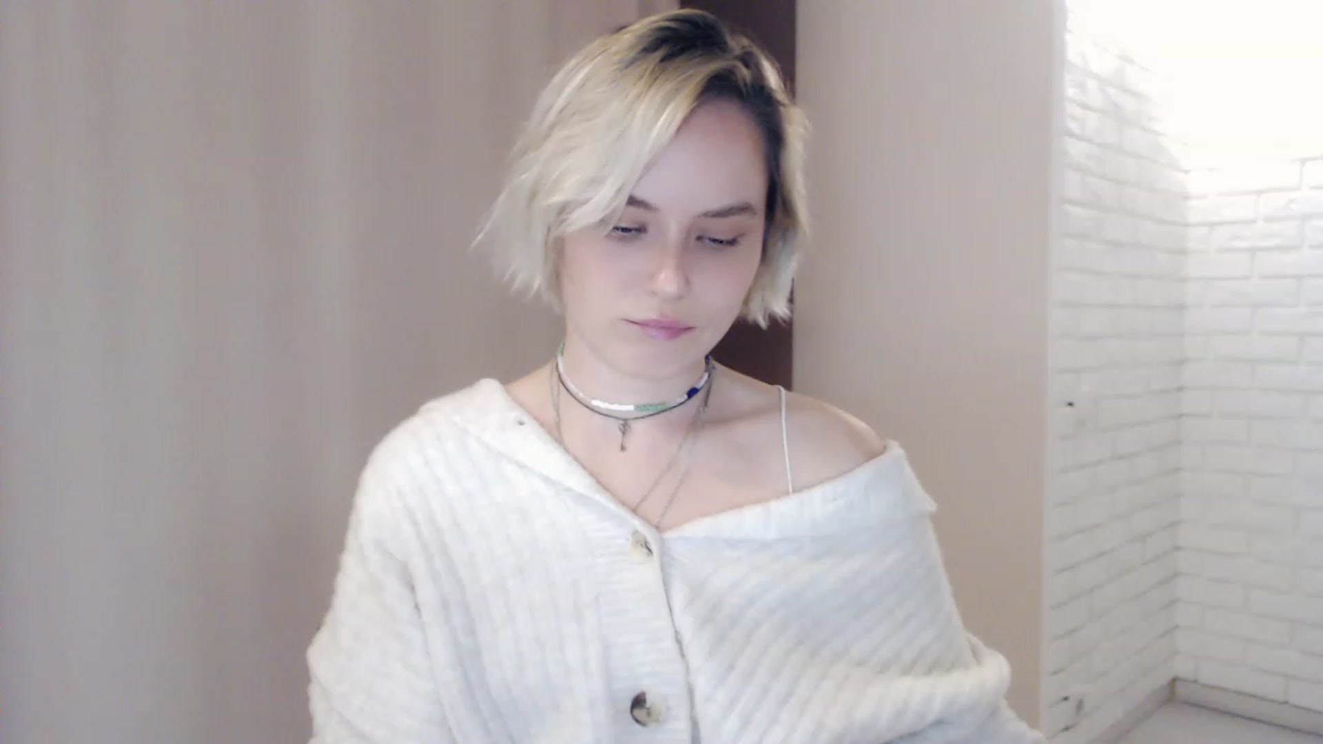 Gallery image thumbnail from EMMA_U2's myfreecams stream on, 03/15/2023, 02:50 image 7 of 20