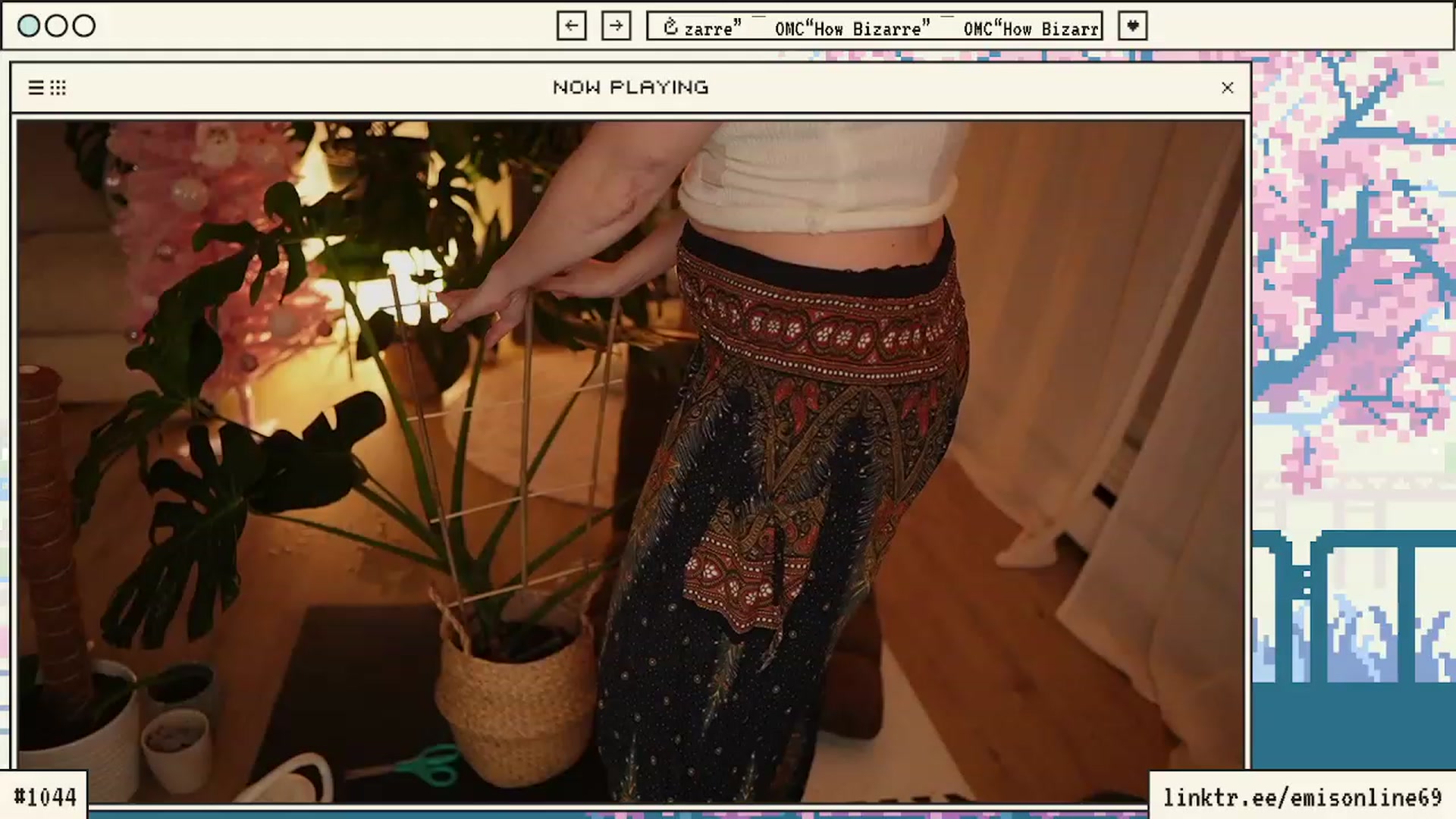 Gallery image thumbnail from EMMEL1NE's myfreecams stream on, 11/21/2023, 02:19 image 9 of 20