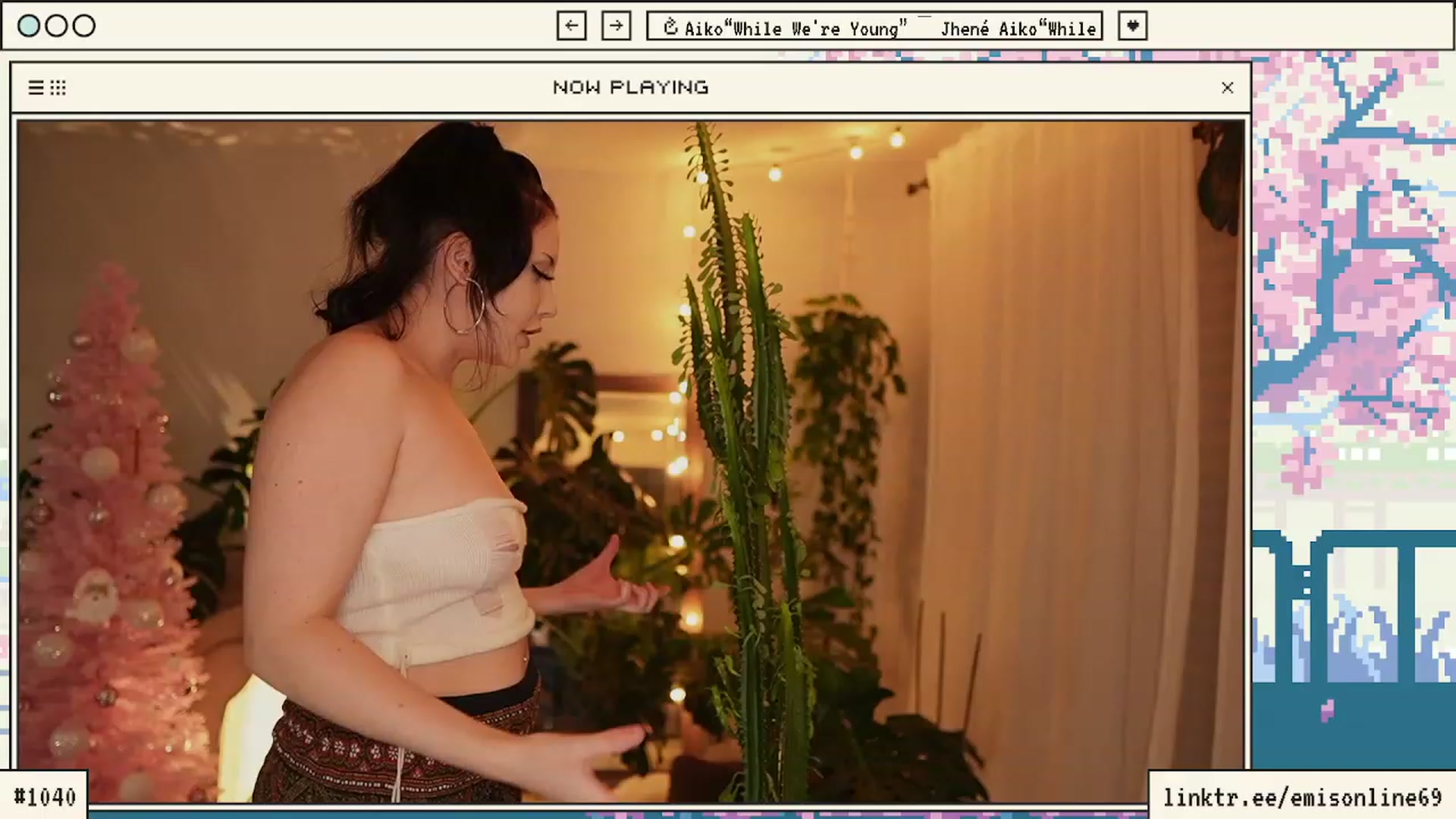 Gallery image thumbnail from EMMEL1NE's myfreecams stream on, 11/21/2023, 02:19 image 13 of 20