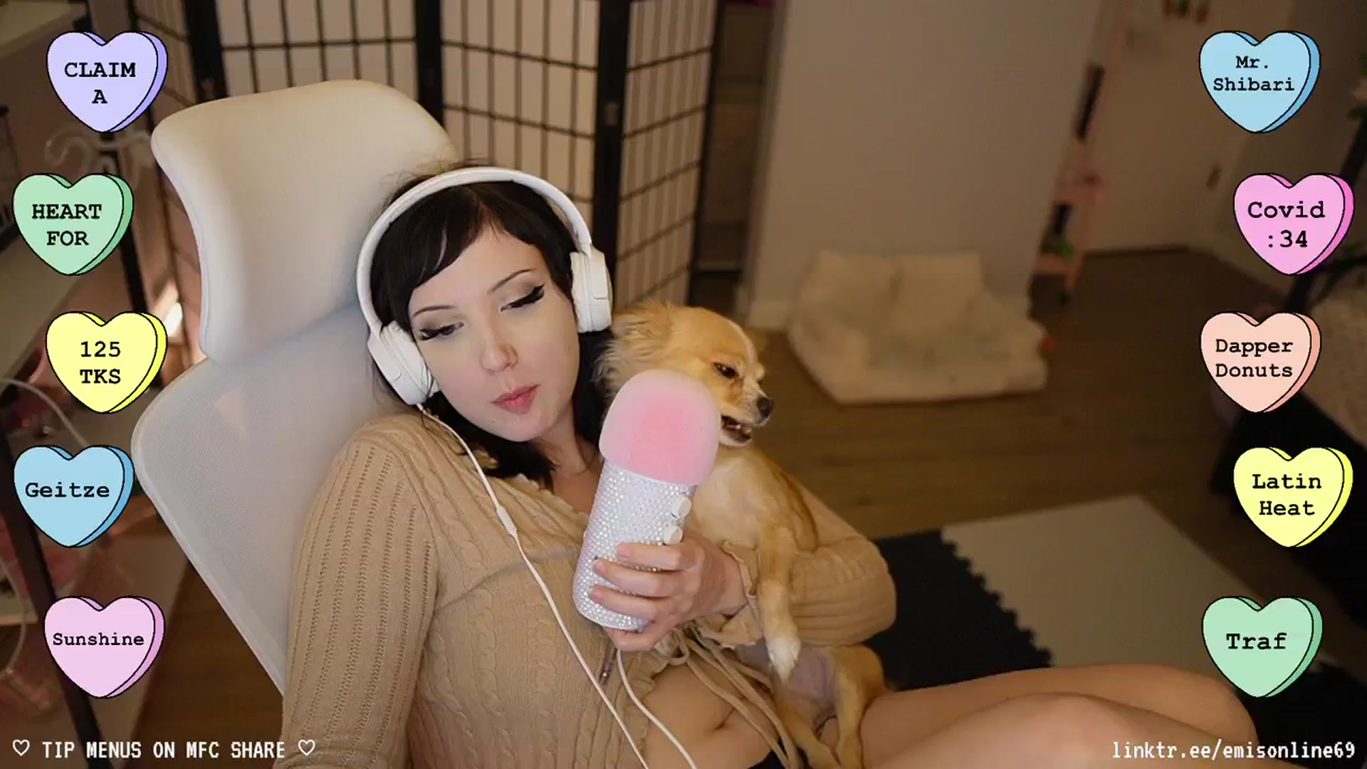 Gallery image thumbnail from EMMEL1NE's myfreecams stream on, 02/20/2024, 07:48 image 13 of 20