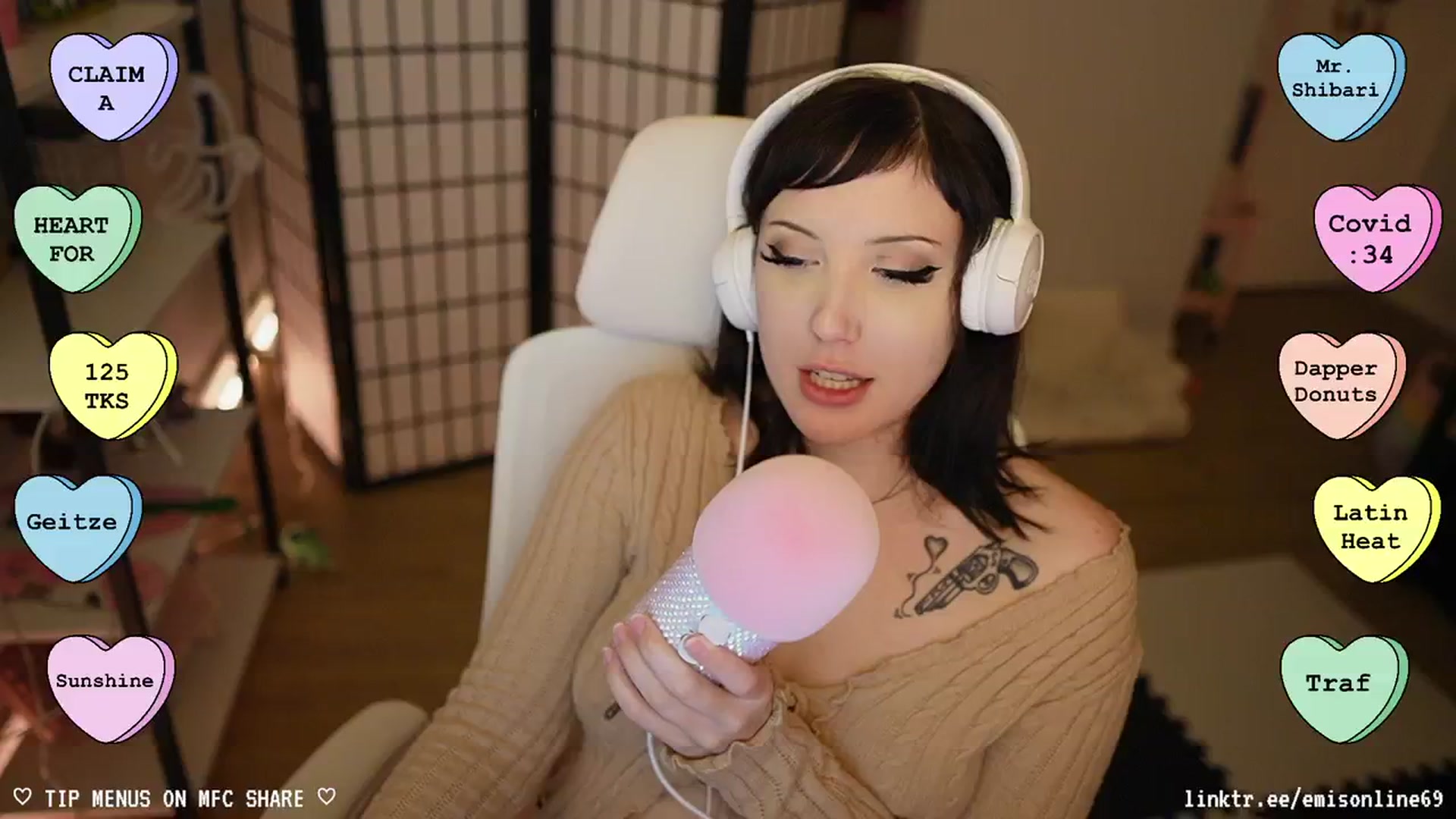 Gallery image thumbnail from EMMEL1NE's myfreecams stream on, 02/20/2024, 07:48 image 9 of 20