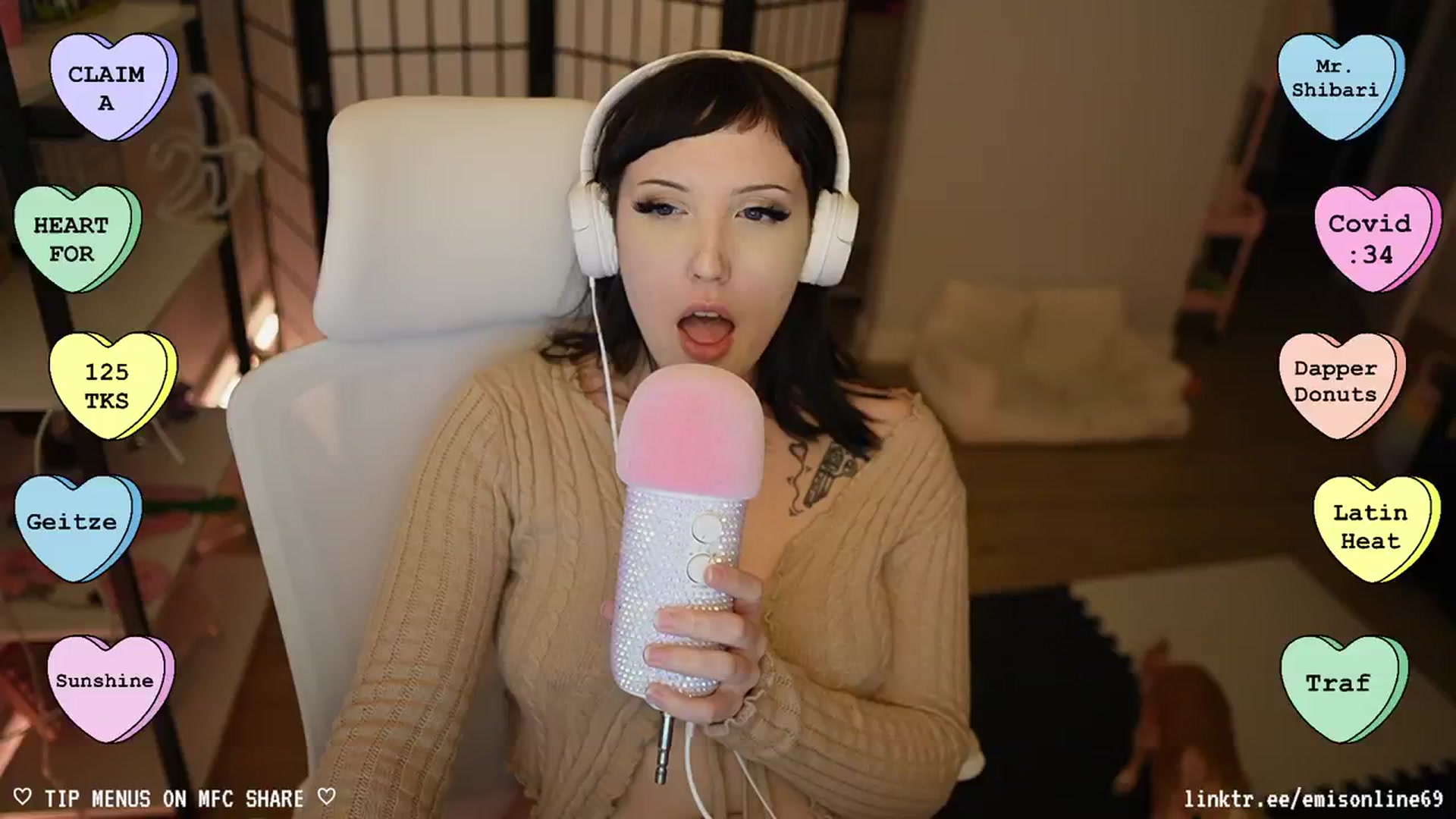 Gallery image thumbnail from EMMEL1NE's myfreecams stream on, 02/20/2024, 07:48 image 2 of 20