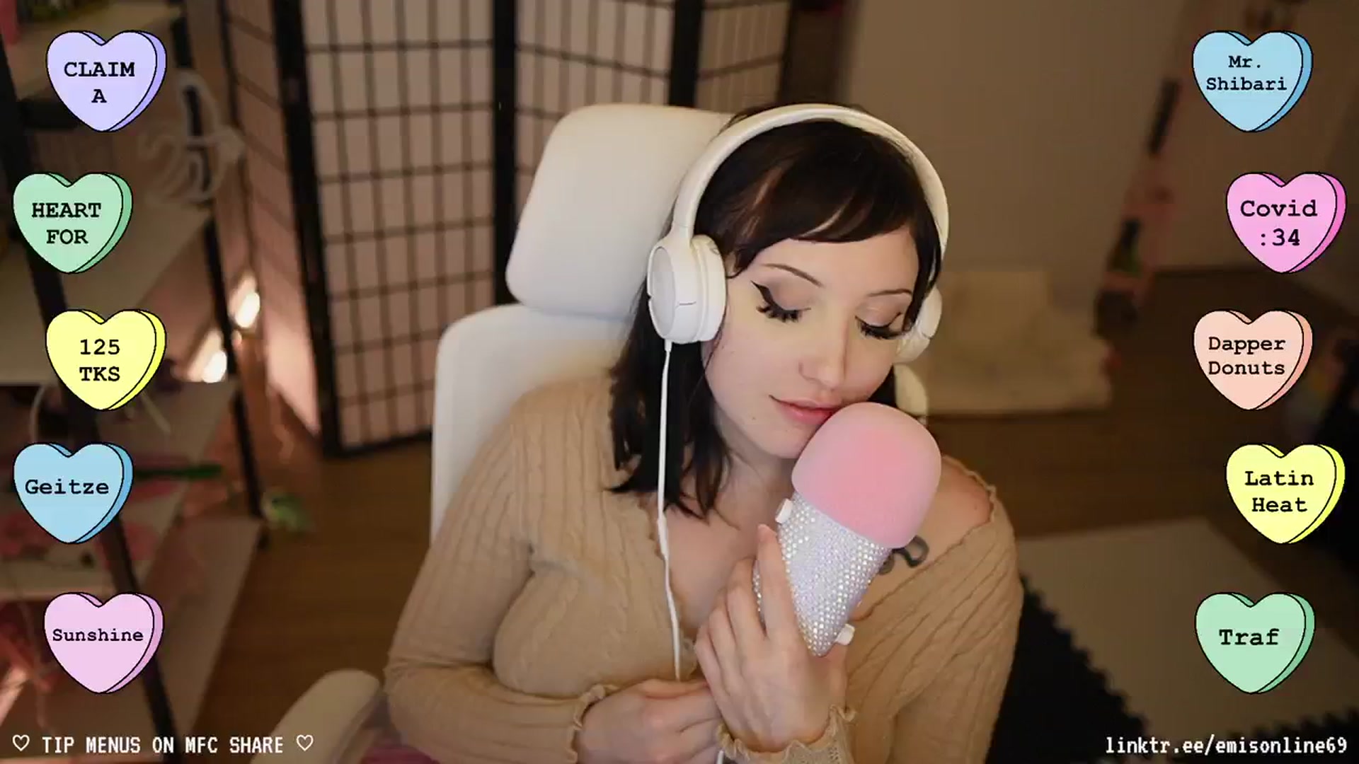 Gallery image thumbnail from EMMEL1NE's myfreecams stream on, 02/20/2024, 07:48 image 12 of 20