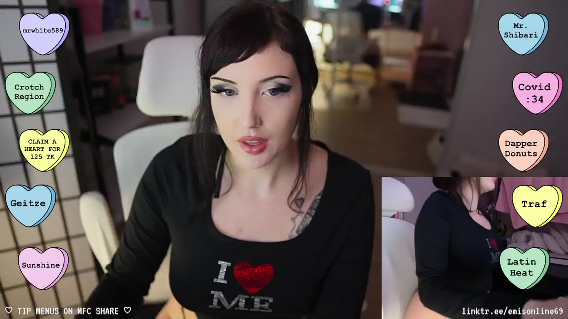 Gallery image thumbnail from EMMEL1NE's myfreecams stream on, 02/26/2024, 06:17 image 16 of 20