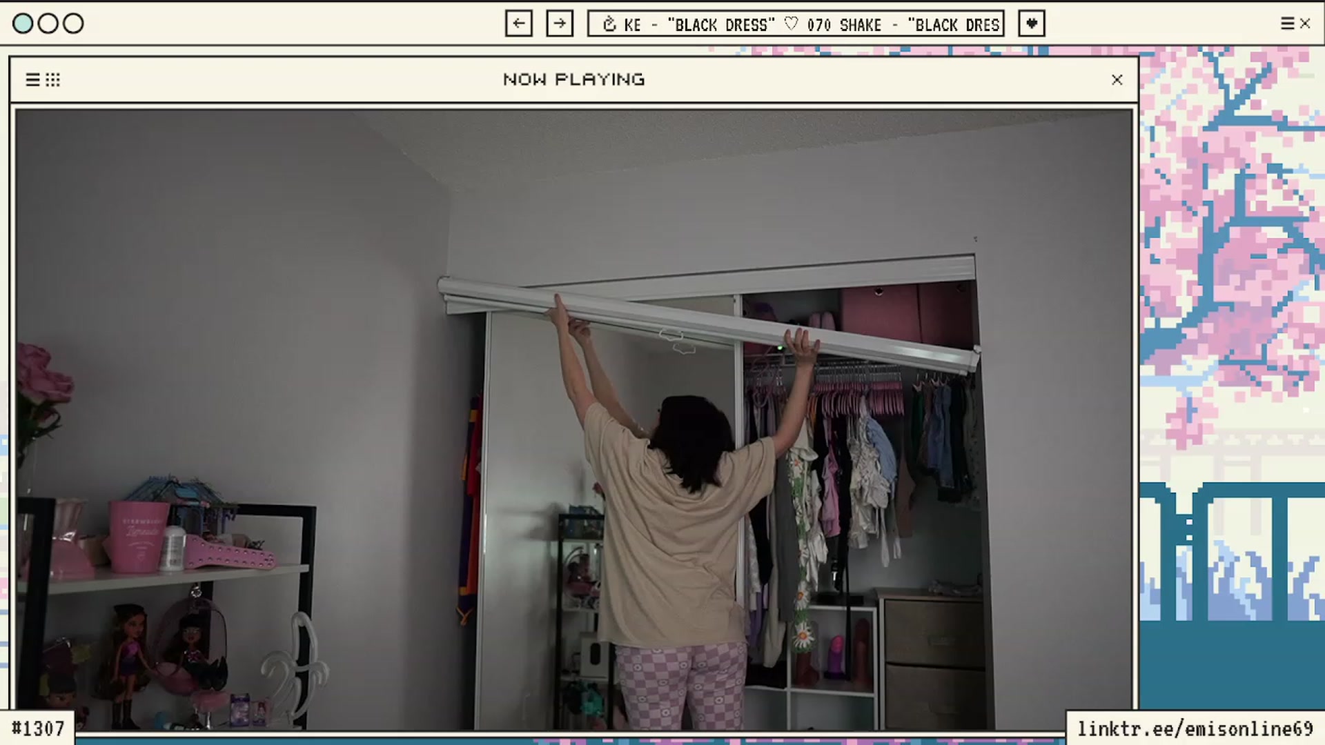 Gallery image thumbnail from EMMEL1NE's myfreecams stream on, 03/11/2024, 24:46 image 20 of 20
